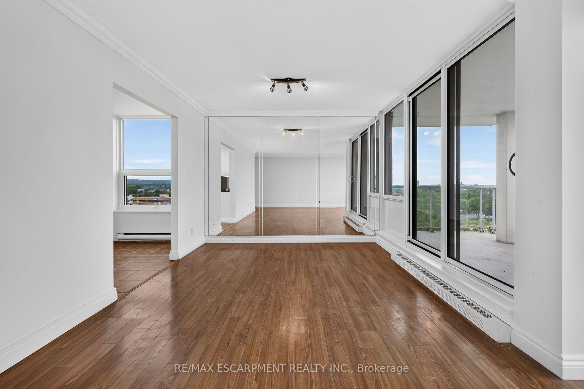 Photo 14 of Unit 808, 75 Queen Street N, Hamilton, Strathcona — HOMEH