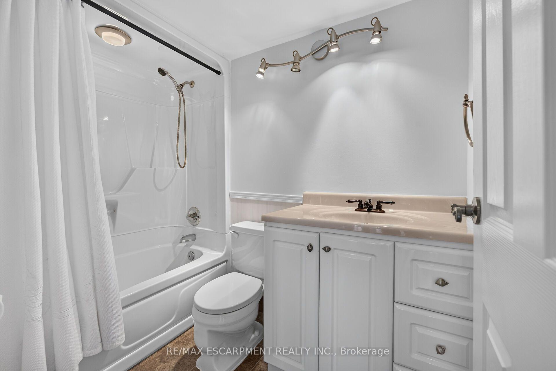 Photo 19 of Unit 808, 75 Queen Street N, Hamilton, Strathcona — HOMEH