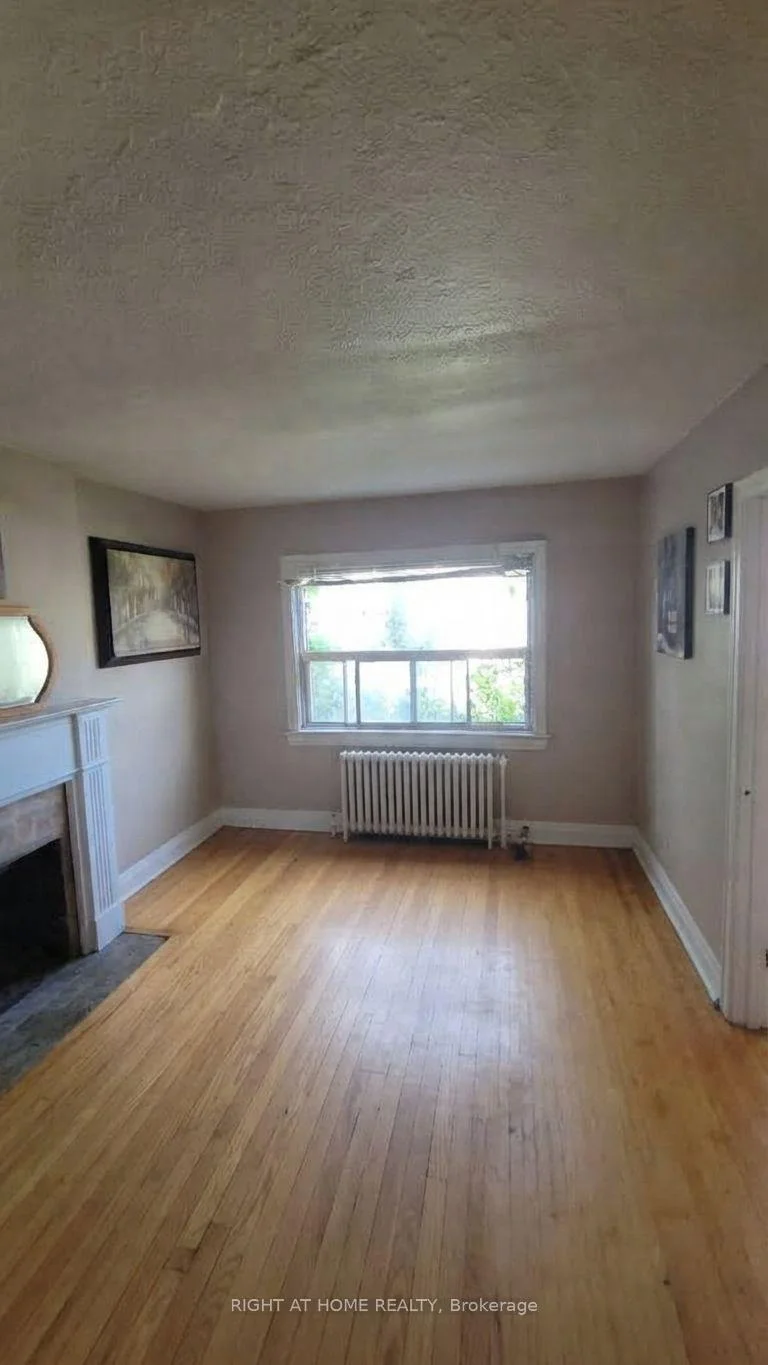 Photo 4 of 37 Deforest Road, Toronto, High Park-Swansea — HOMEH