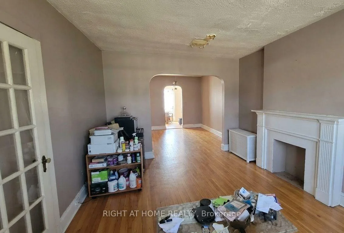 Photo 5 of 37 Deforest Road, Toronto, High Park-Swansea — HOMEH