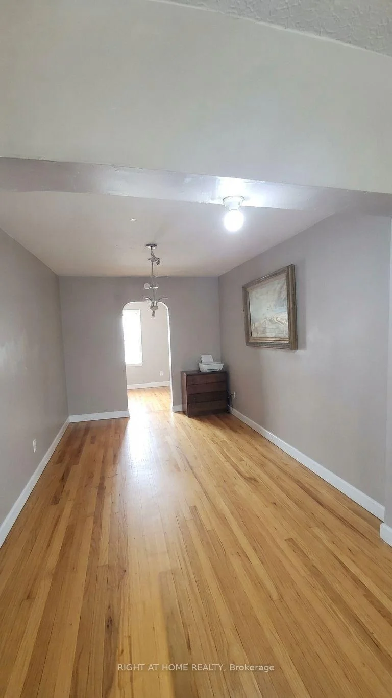 Photo 6 of 37 Deforest Road, Toronto, High Park-Swansea — HOMEH