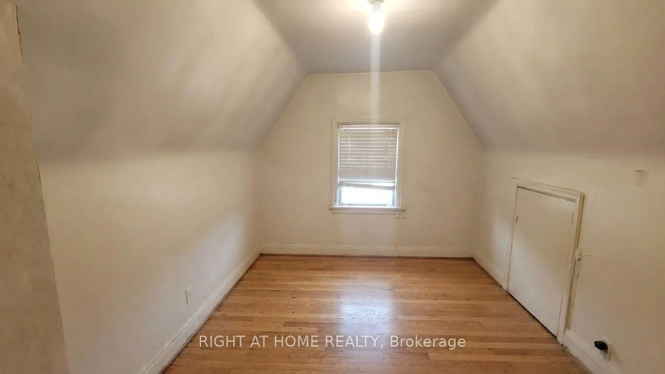 Photo 8 of 37 Deforest Road, Toronto, High Park-Swansea — HOMEH