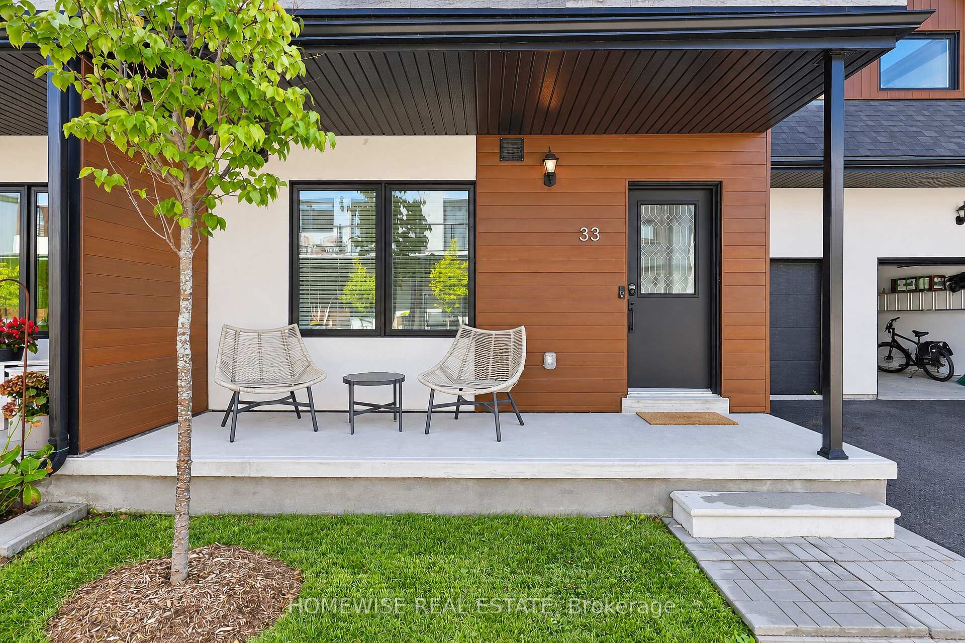 Photo 3 of 33 Ruby Crescent, Orillia — HOMEH