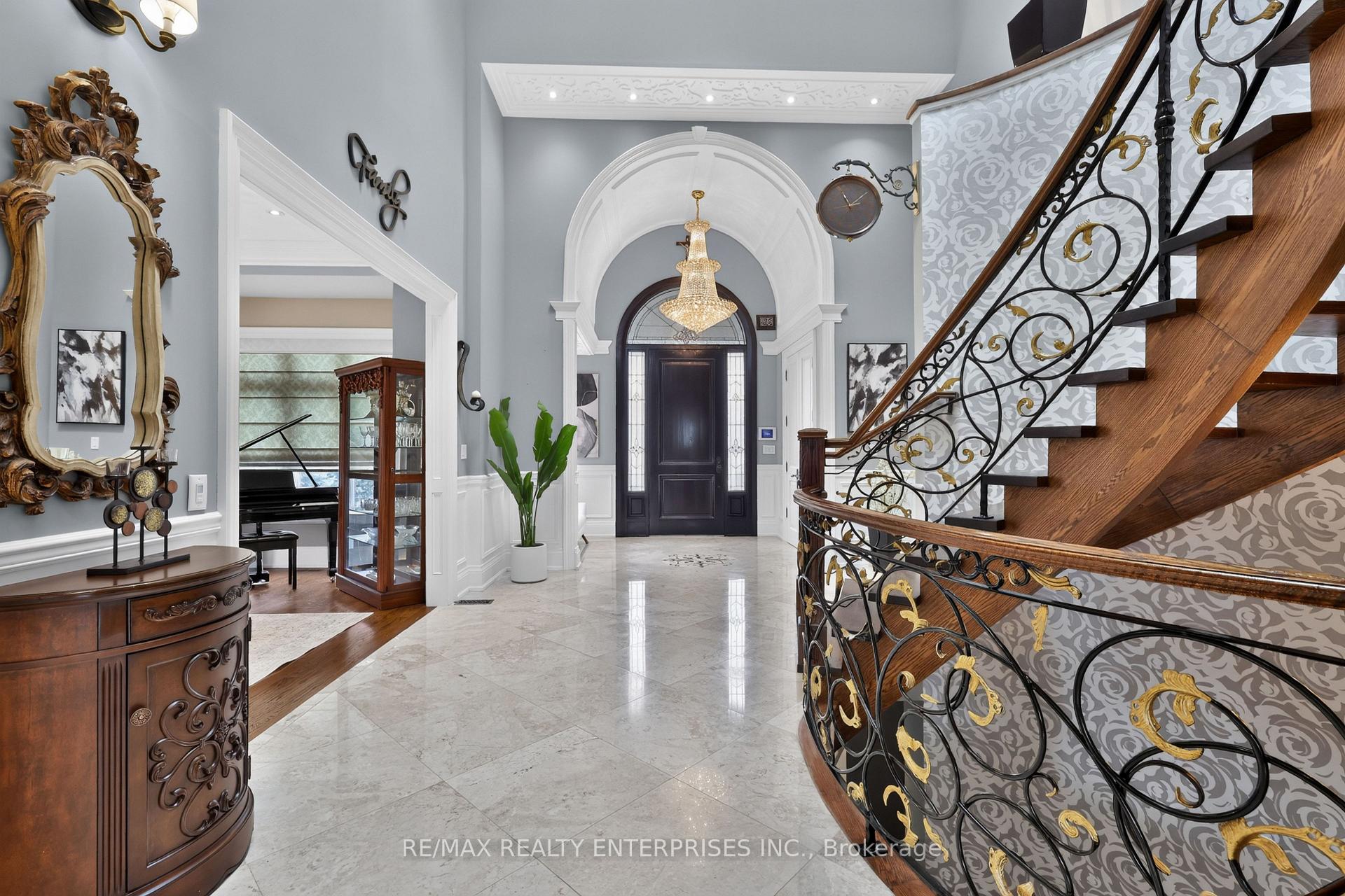 Photo 5 of 2513 Sharon Crescent, Mississauga, Erindale — HOMEH