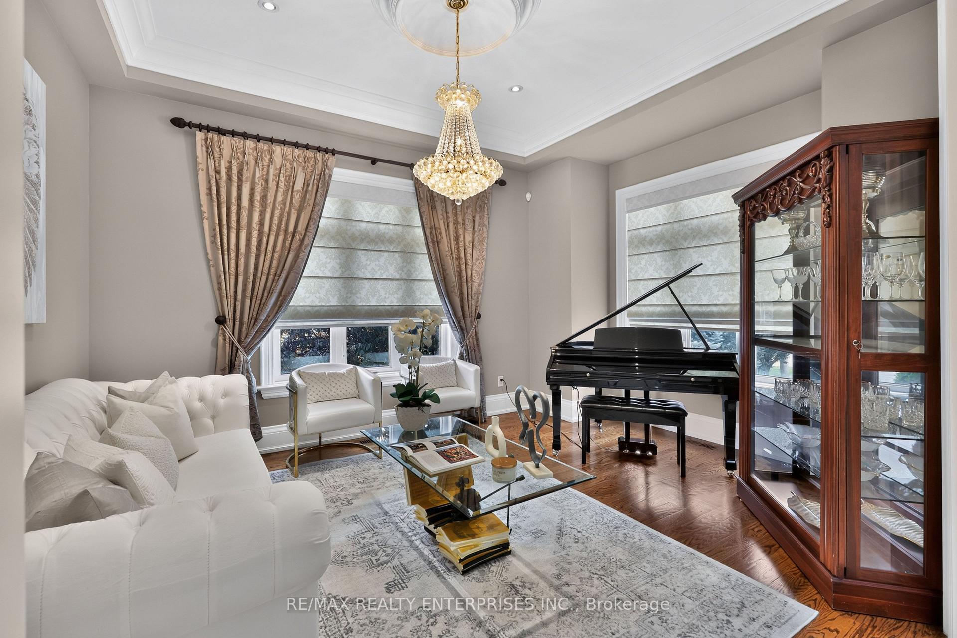 Photo 8 of 2513 Sharon Crescent, Mississauga, Erindale — HOMEH
