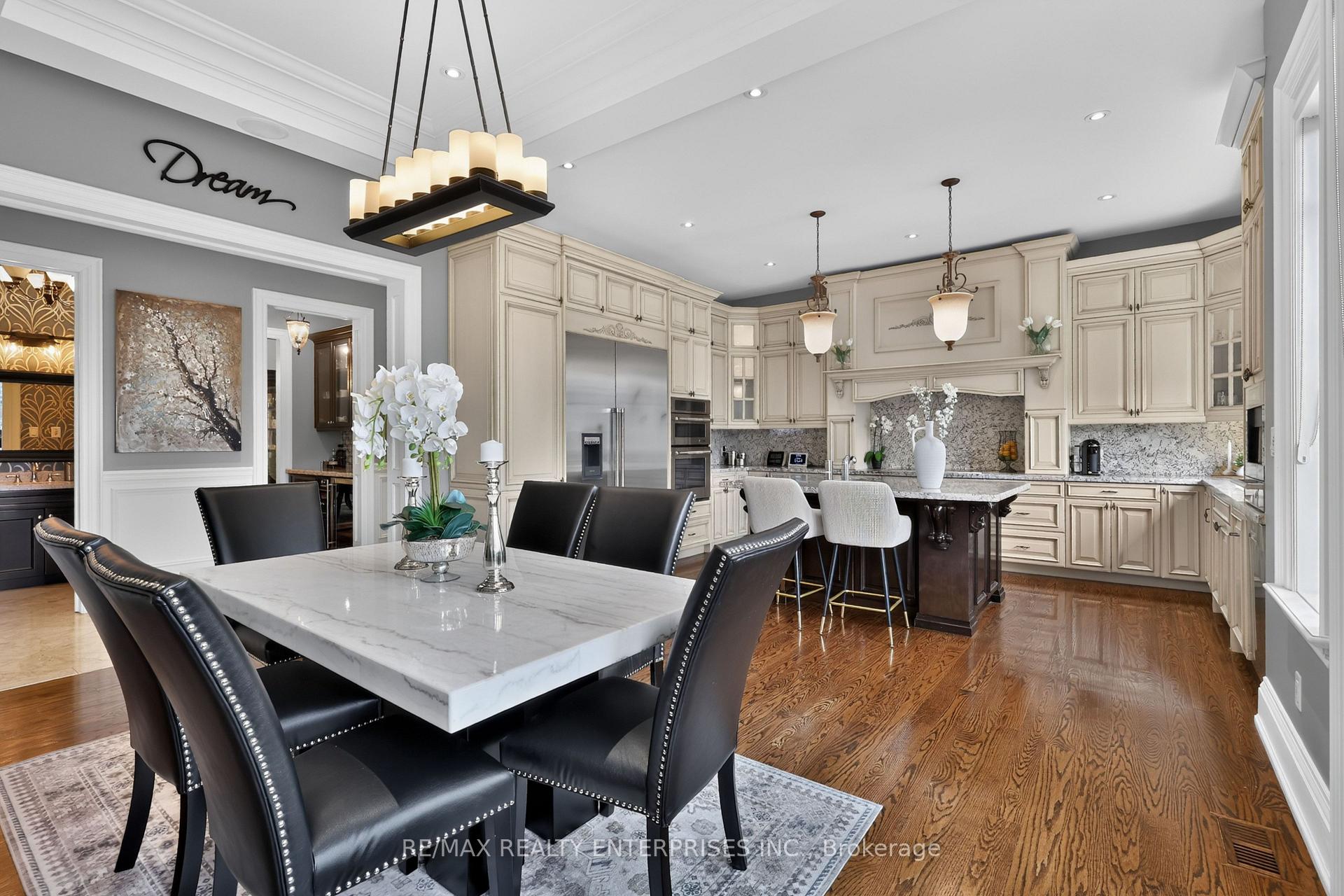 Photo 13 of 2513 Sharon Crescent, Mississauga, Erindale — HOMEH