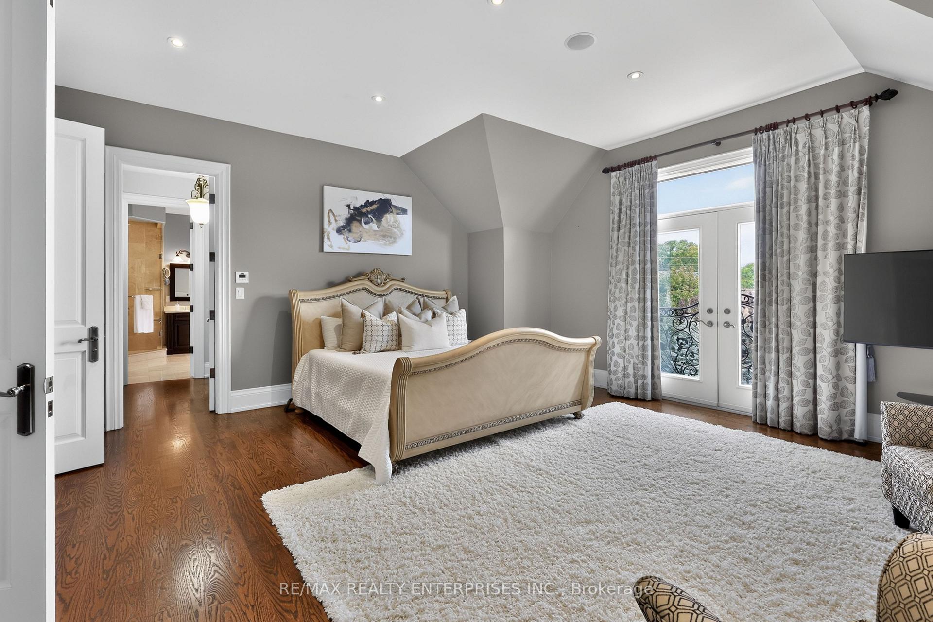 Photo 25 of 2513 Sharon Crescent, Mississauga, Erindale — HOMEH