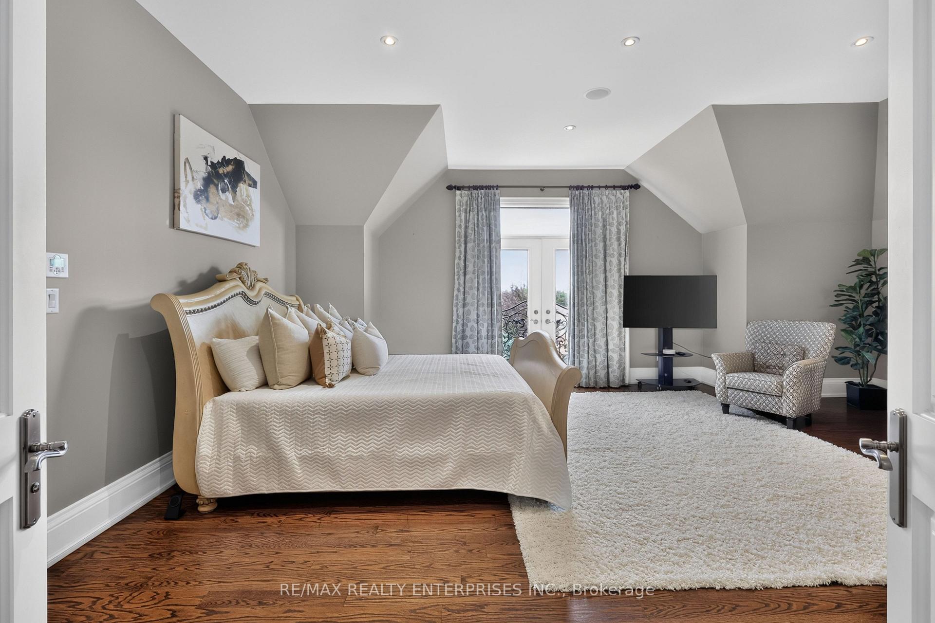 Photo 26 of 2513 Sharon Crescent, Mississauga, Erindale — HOMEH