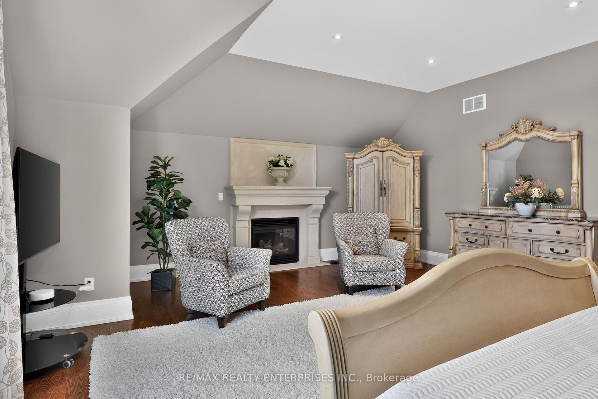 Photo 27 of 2513 Sharon Crescent, Mississauga, Erindale — HOMEH