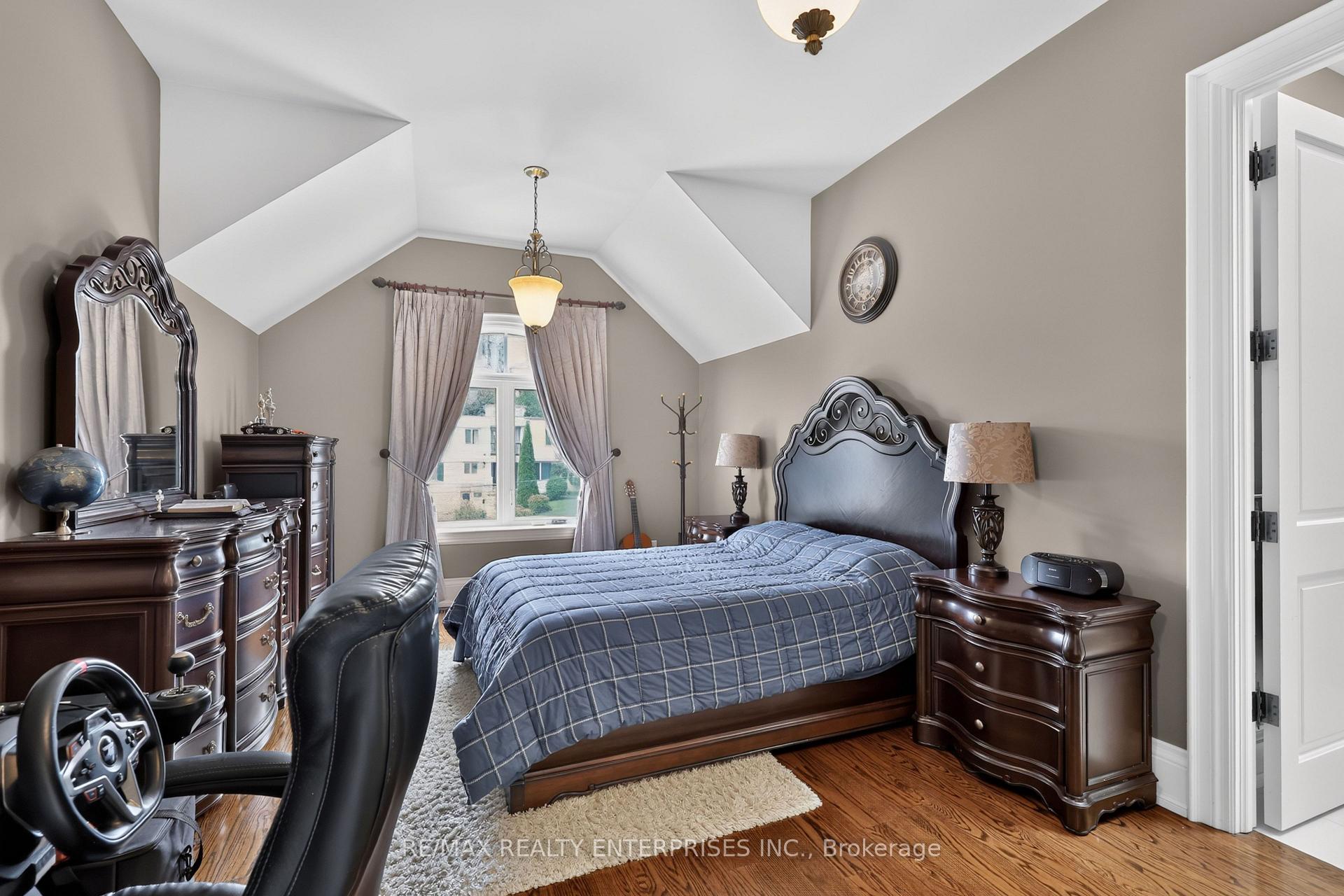 Photo 31 of 2513 Sharon Crescent, Mississauga, Erindale — HOMEH