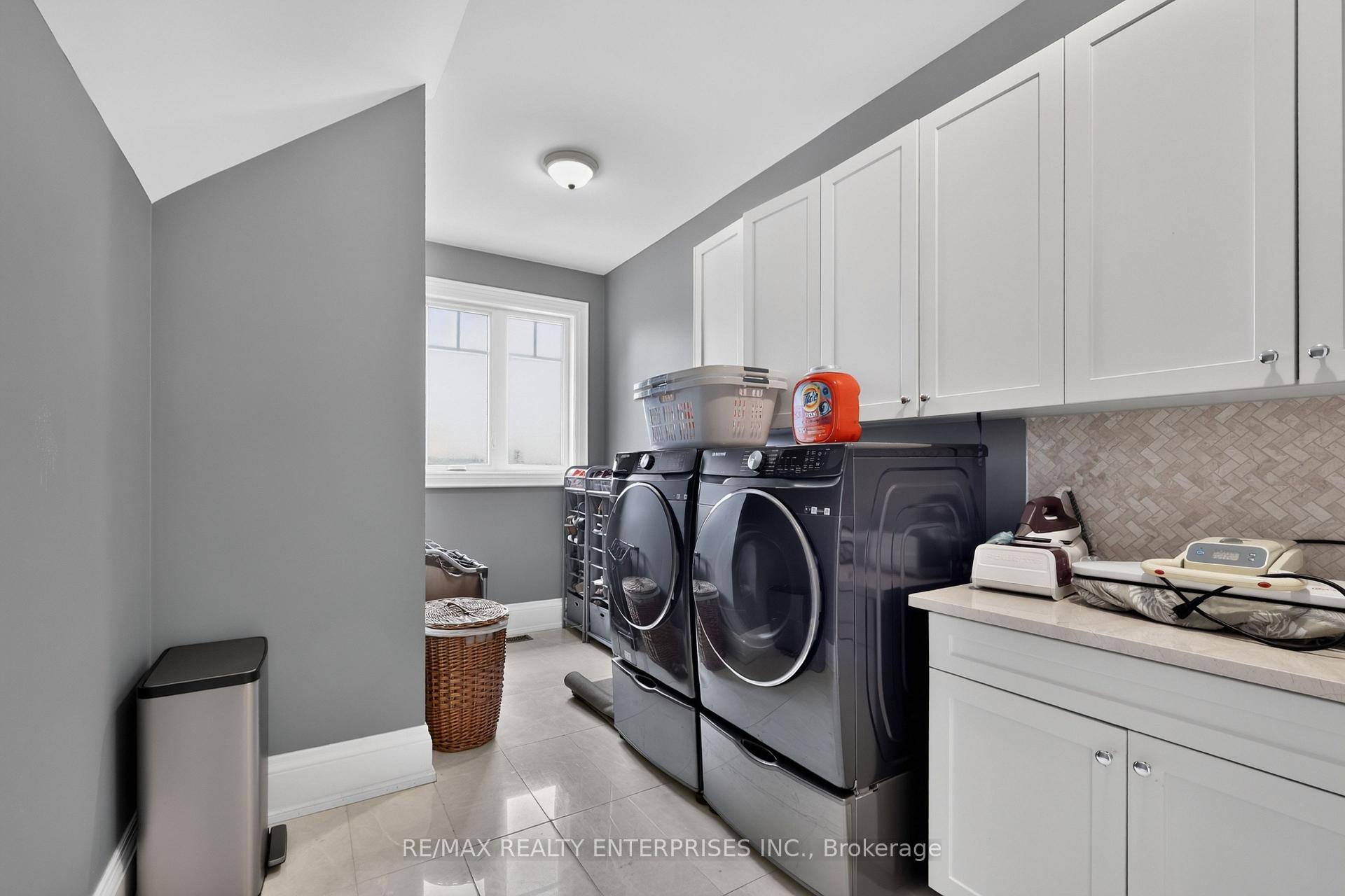Photo 33 of 2513 Sharon Crescent, Mississauga, Erindale — HOMEH