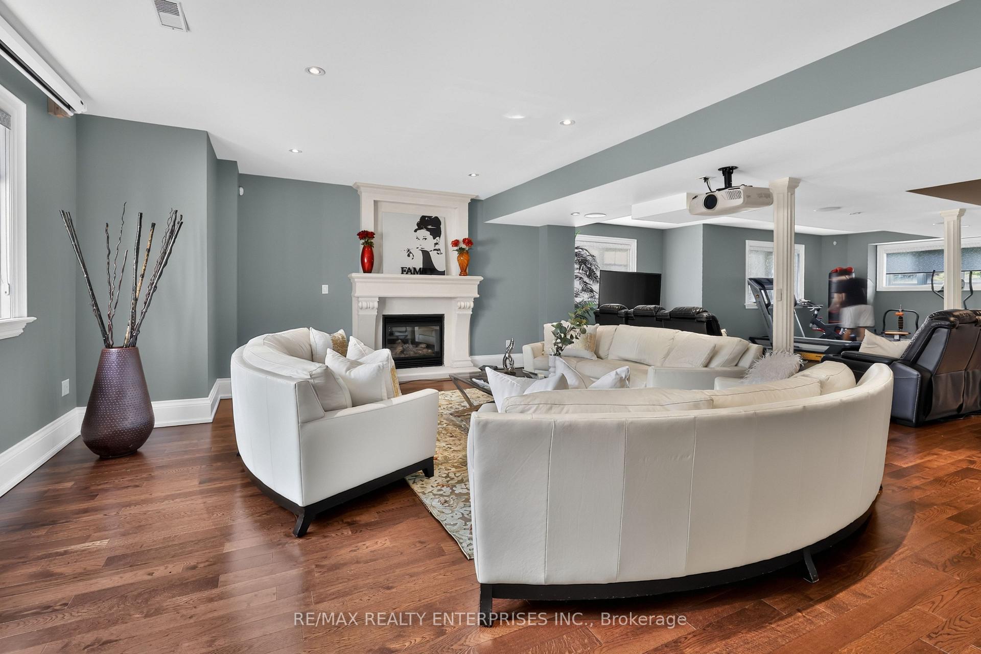 Photo 36 of 2513 Sharon Crescent, Mississauga, Erindale — HOMEH