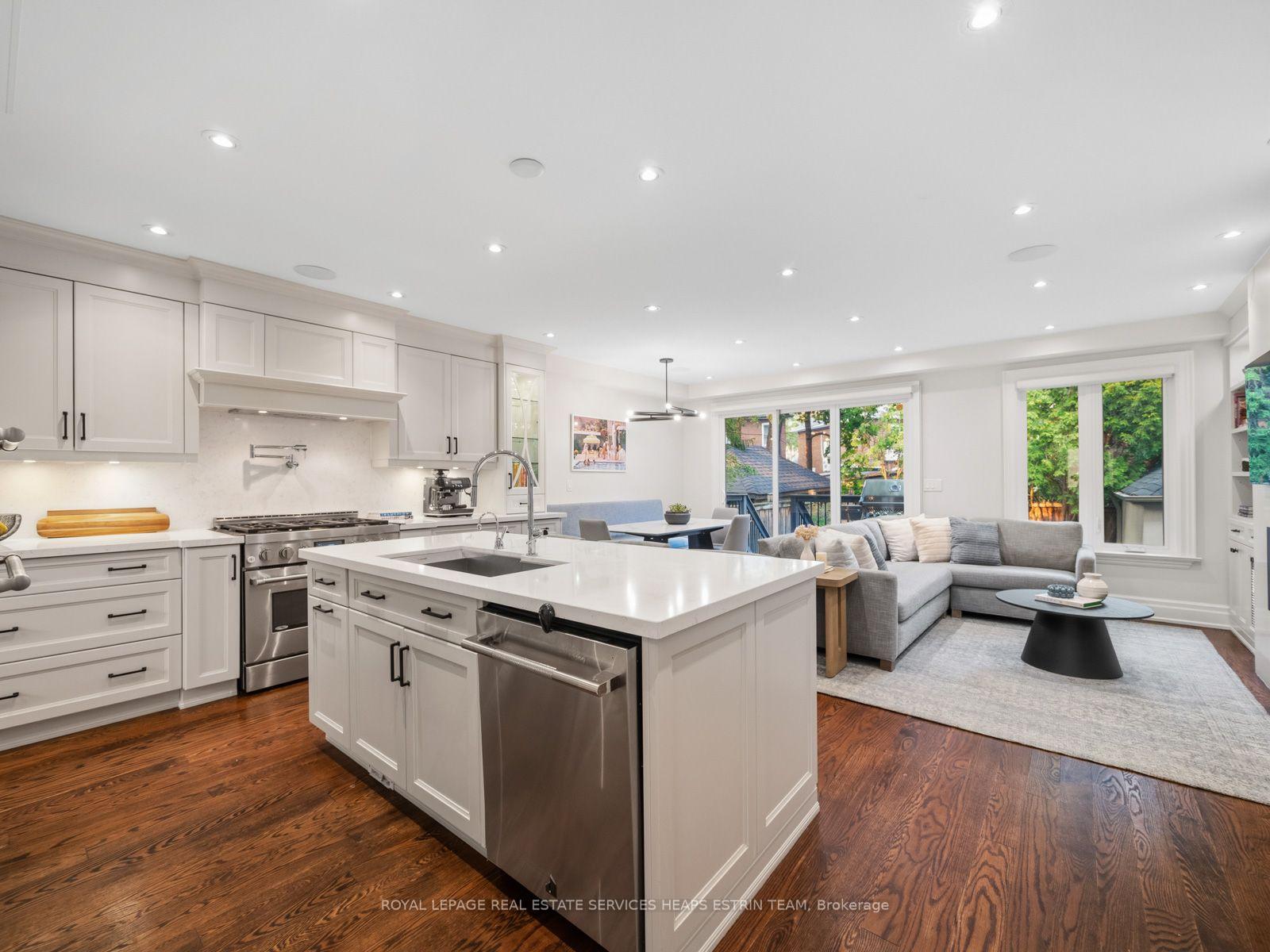 Photo 11 of 29 Maxwell Avenue, Toronto, Yonge-Eglinton — HOMEH