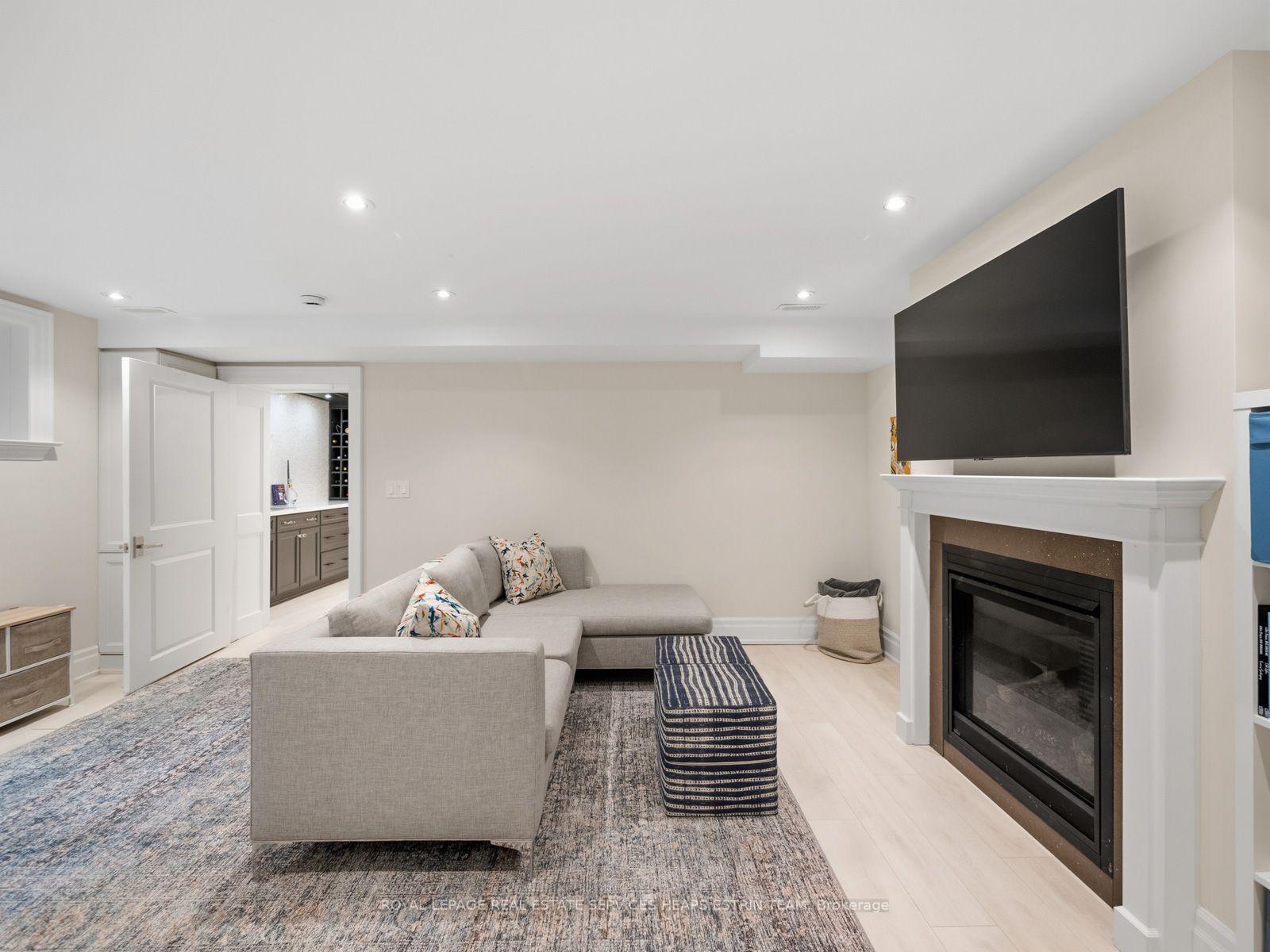 Photo 41 of 29 Maxwell Avenue, Toronto, Yonge-Eglinton — HOMEH