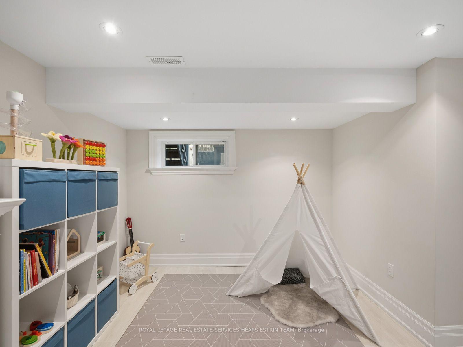 Photo 42 of 29 Maxwell Avenue, Toronto, Yonge-Eglinton — HOMEH