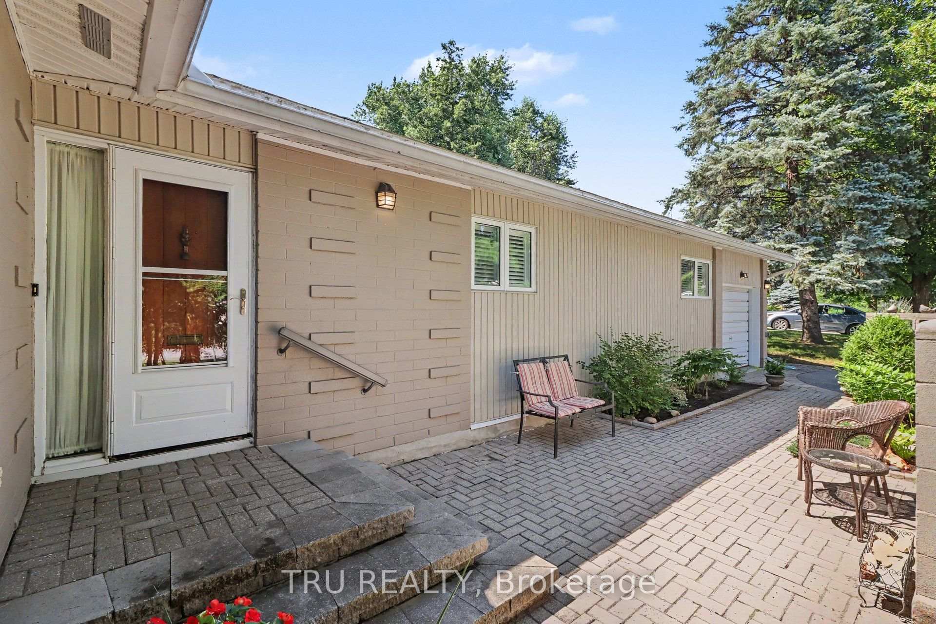 Photo 5 of 1174 Cameo Drive, Ottawa, Copeland Park — HOMEH