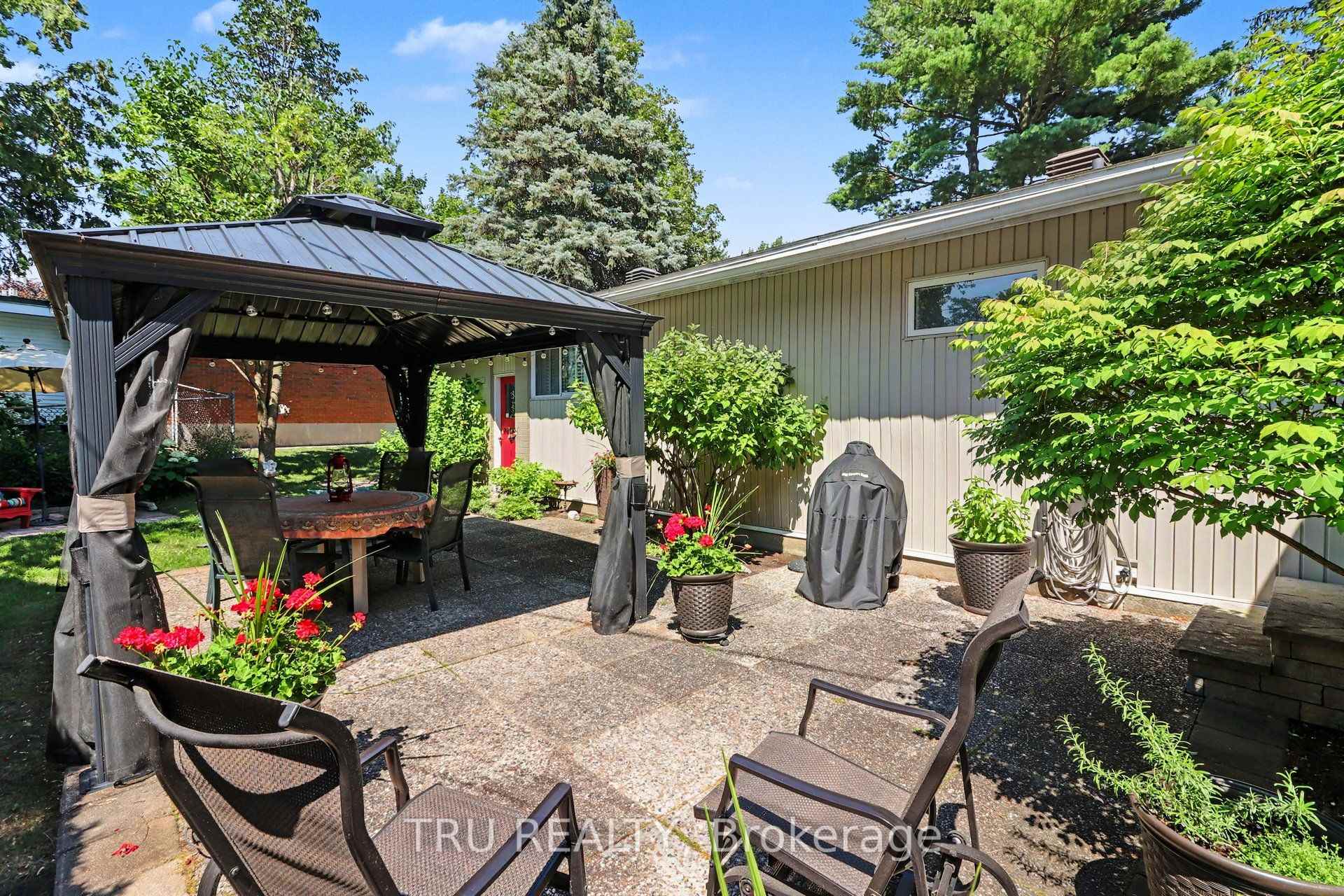 Photo 32 of 1174 Cameo Drive, Ottawa, Copeland Park — HOMEH