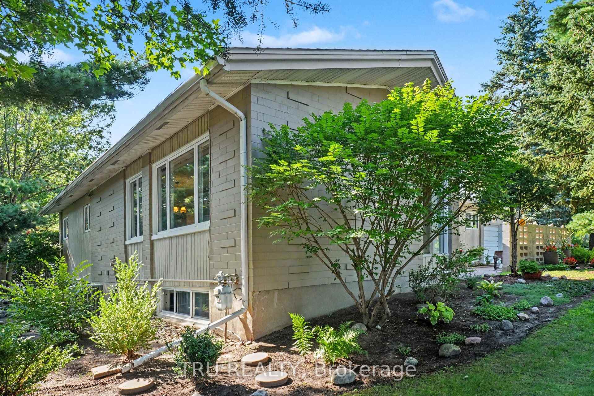 Photo 38 of 1174 Cameo Drive, Ottawa, Copeland Park — HOMEH