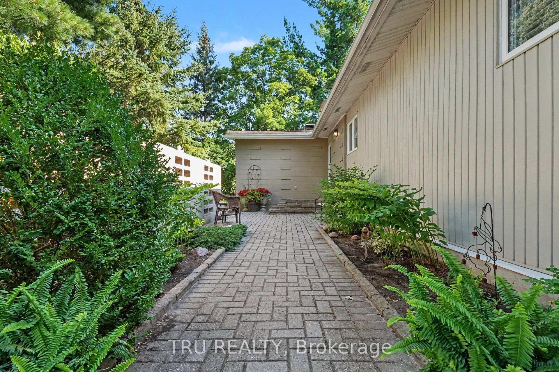 Photo 40 of 1174 Cameo Drive, Ottawa, Copeland Park — HOMEH