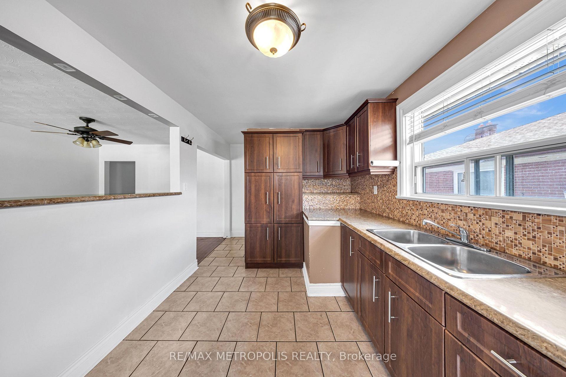 Photo 7 of Unit Main, 147 Vodden Street E, Brampton, Brampton North — HOMEH