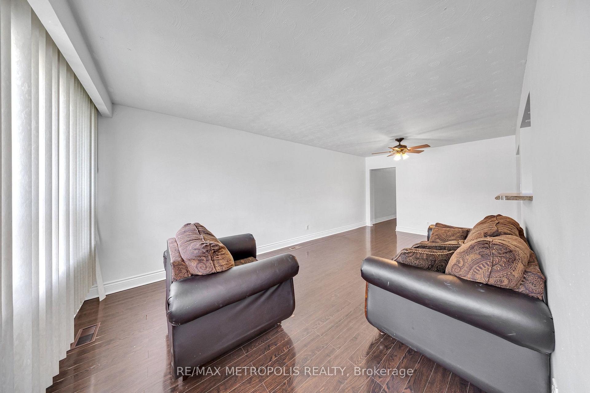 Photo 8 of Unit Main, 147 Vodden Street E, Brampton, Brampton North — HOMEH