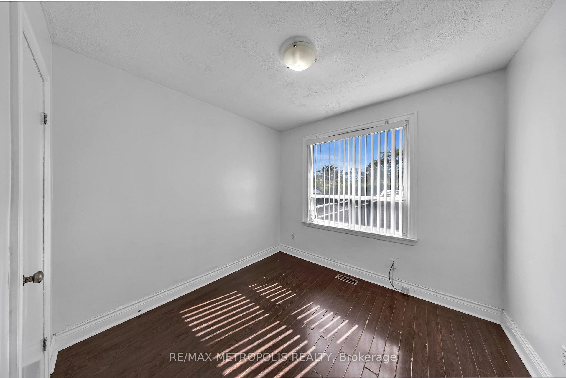 Photo 17 of Unit Main, 147 Vodden Street E, Brampton, Brampton North — HOMEH