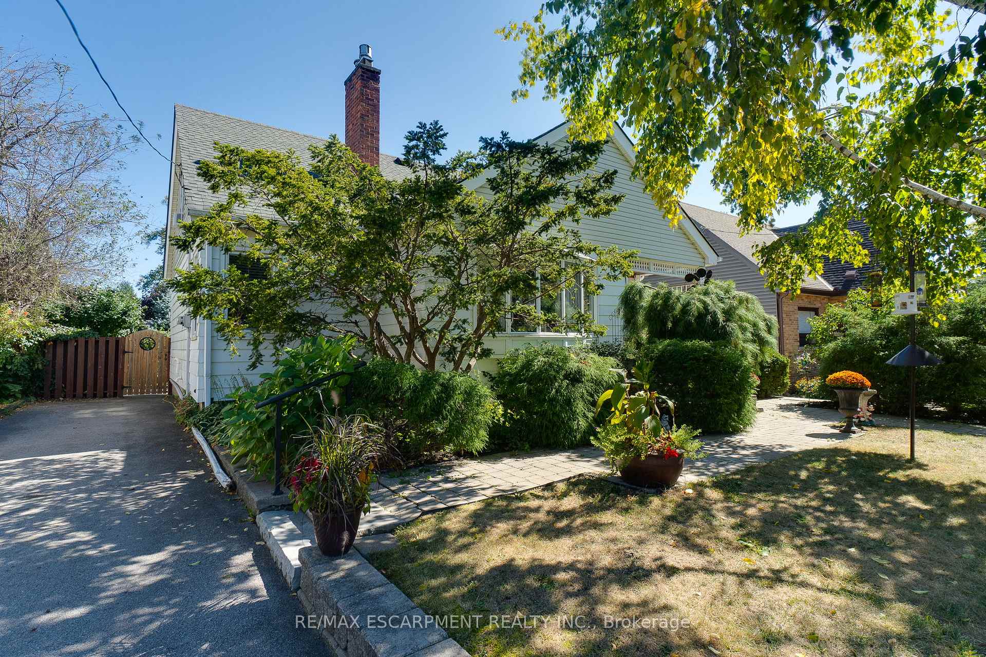 Photo 3 of 12 Don Street, Hamilton, Dundas — HOMEH