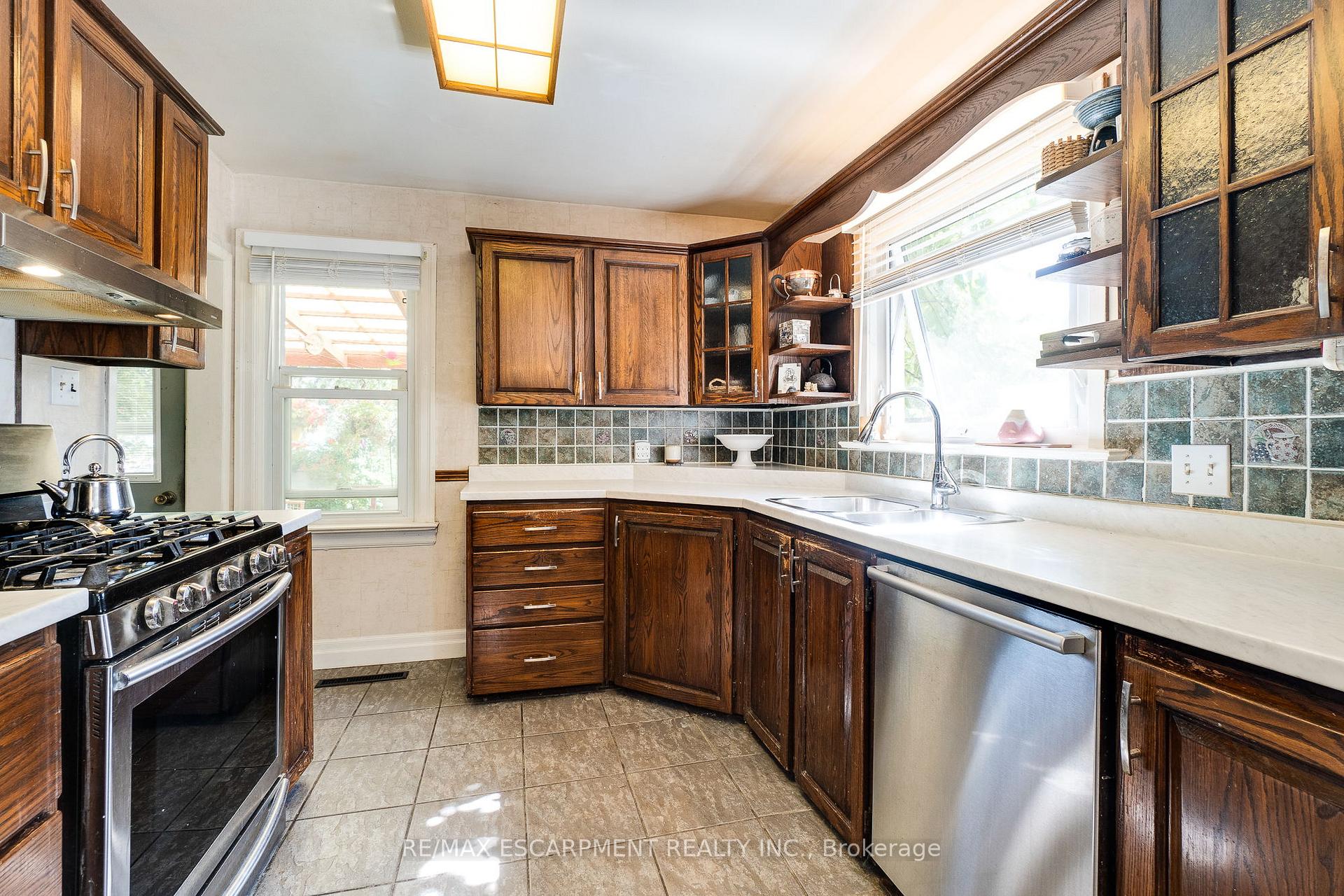 Photo 35 of 12 Don Street, Hamilton, Dundas — HOMEH