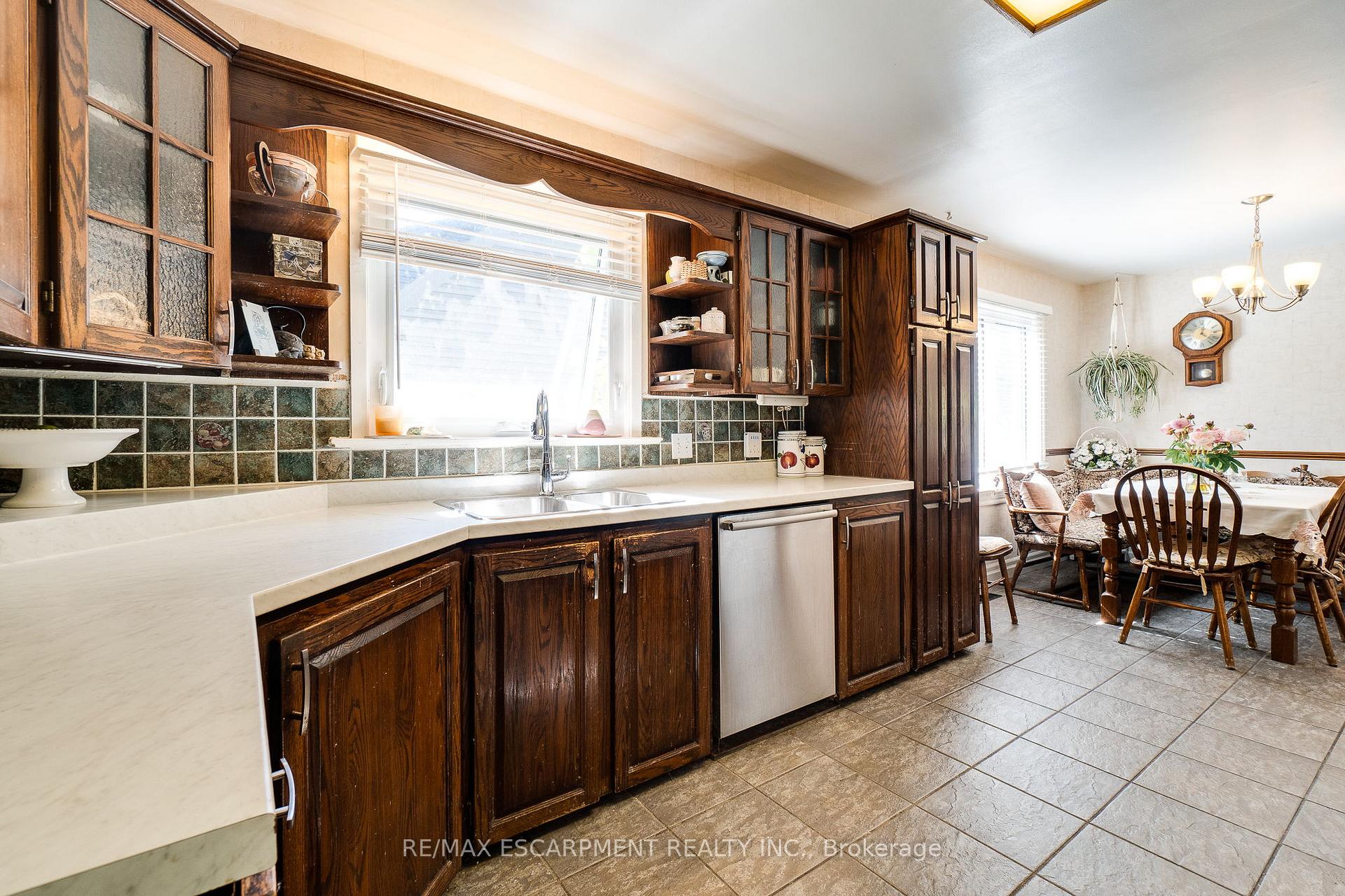 Photo 37 of 12 Don Street, Hamilton, Dundas — HOMEH