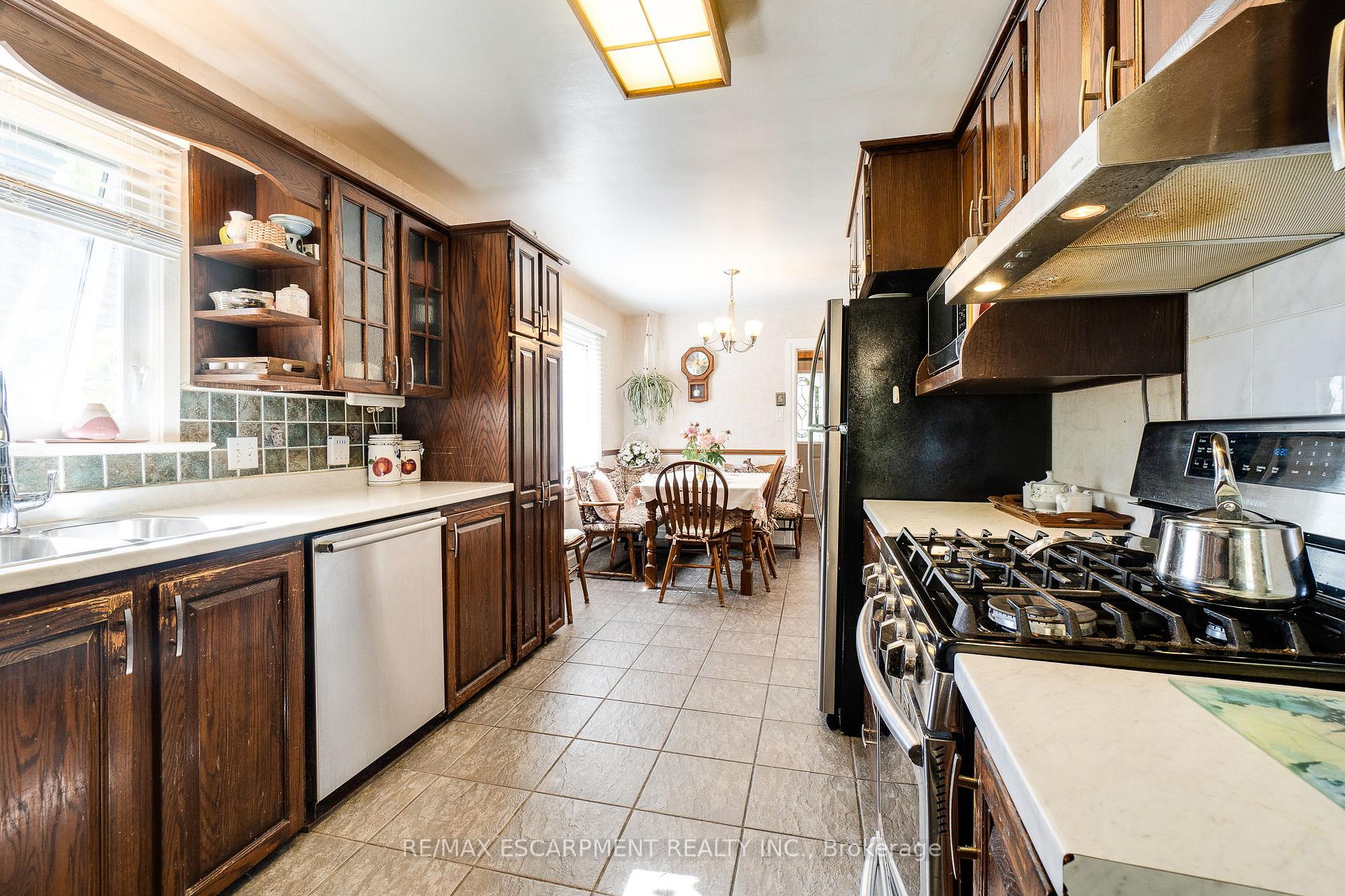 Photo 39 of 12 Don Street, Hamilton, Dundas — HOMEH