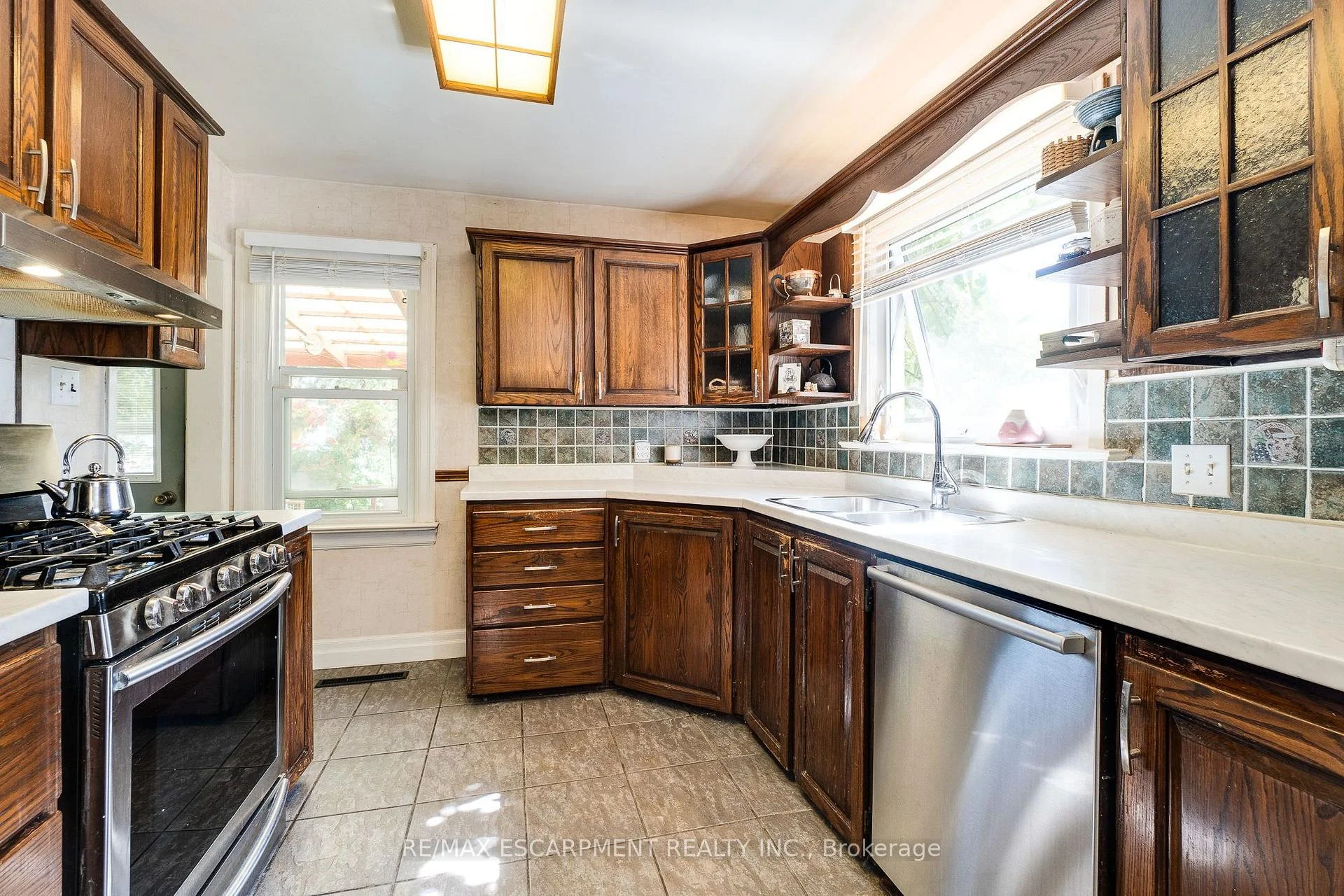 Photo 34 of 12 Don Street, Hamilton, Dundas — HOMEH