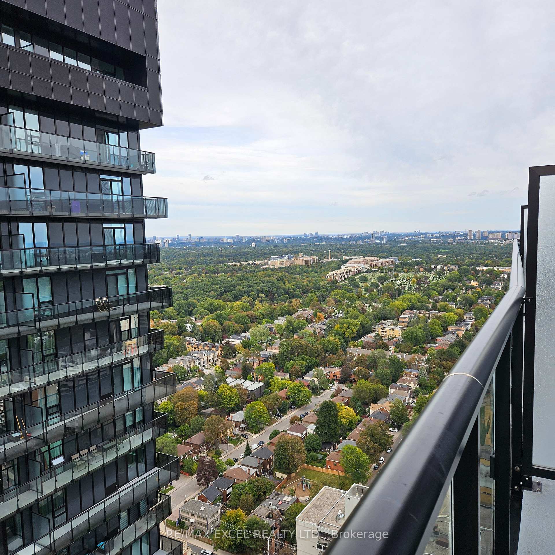 Photo of Unit 3607, 127 Broadway Avenue