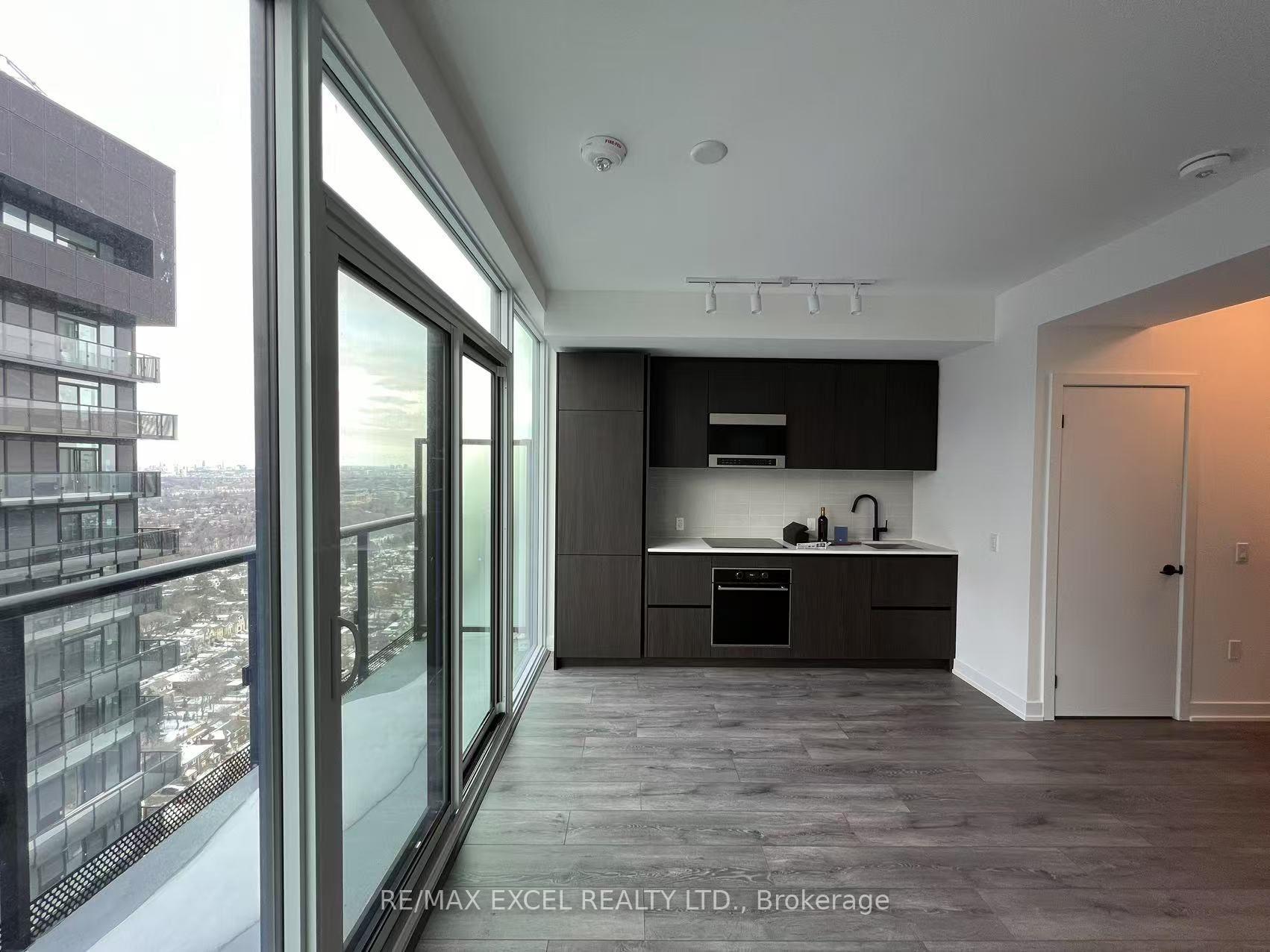 Photo 3 of Unit 3607, 127 Broadway Avenue, Toronto, Mount Pleasant West — HOMEH