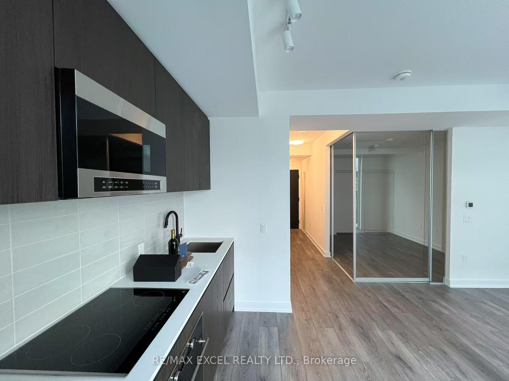 Photo 5 of Unit 3607, 127 Broadway Avenue, Toronto, Mount Pleasant West — HOMEH