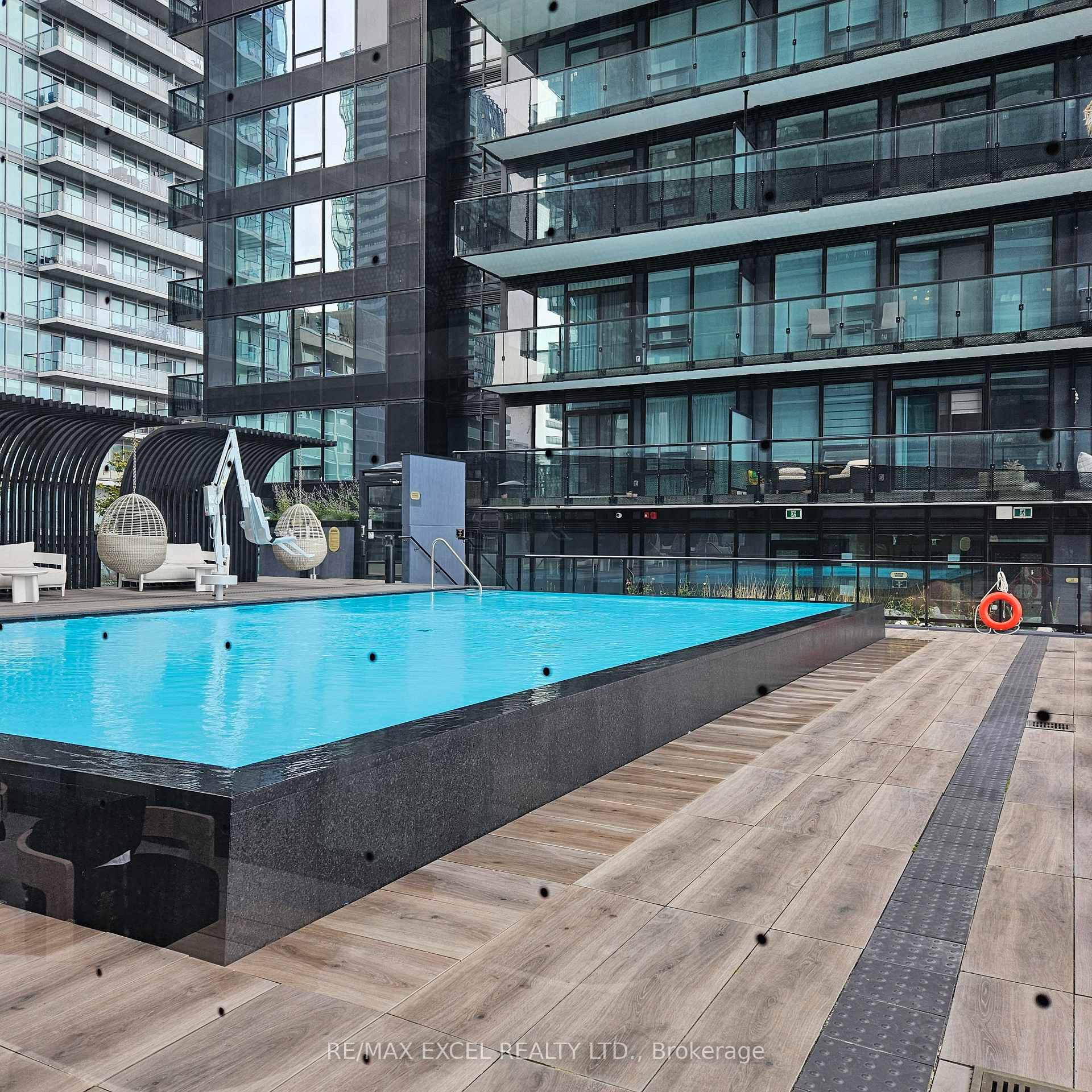 Photo 11 of Unit 3607, 127 Broadway Avenue, Toronto, Mount Pleasant West — HOMEH