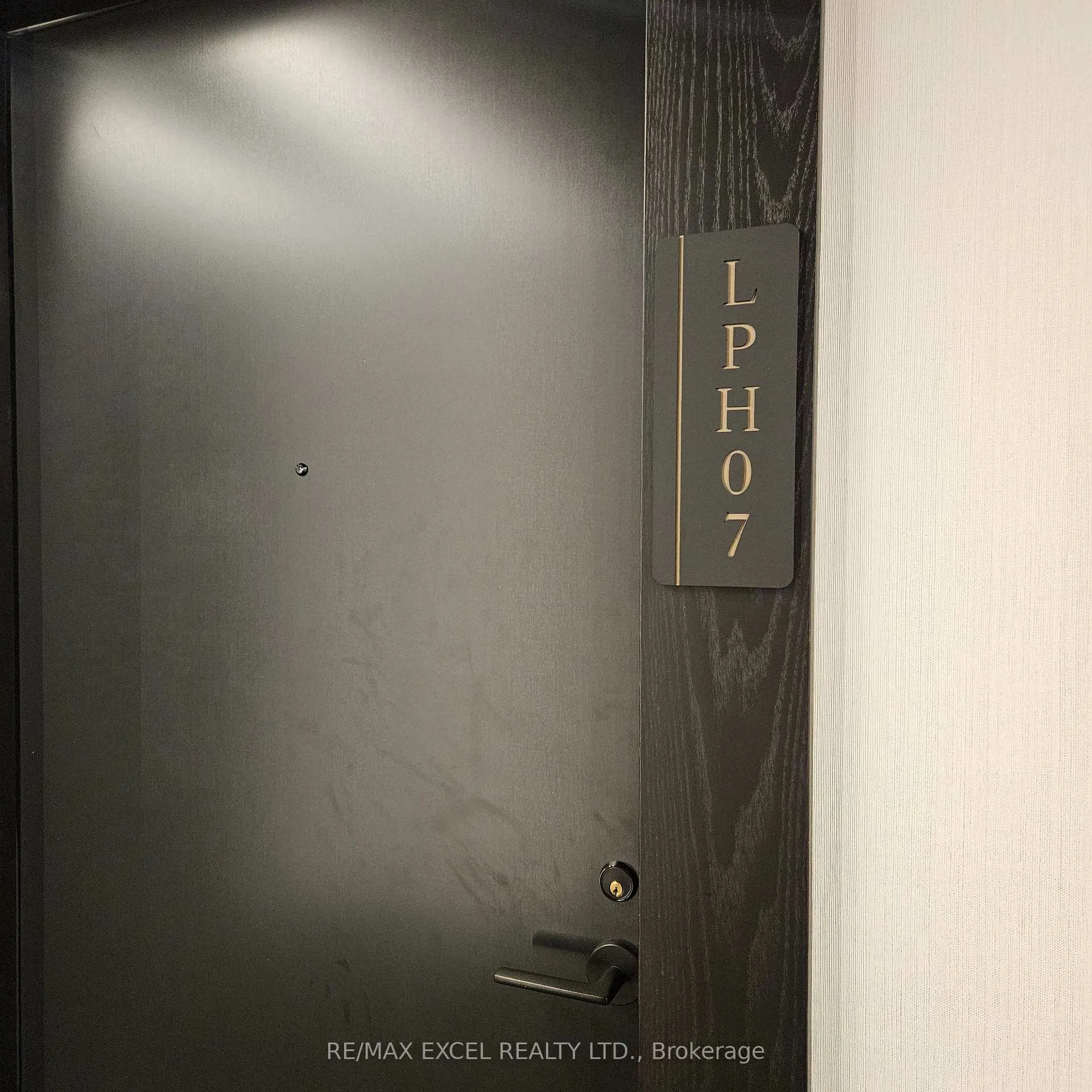 Photo 2 of Unit 3607, 127 Broadway Avenue, Toronto, Mount Pleasant West — HOMEH