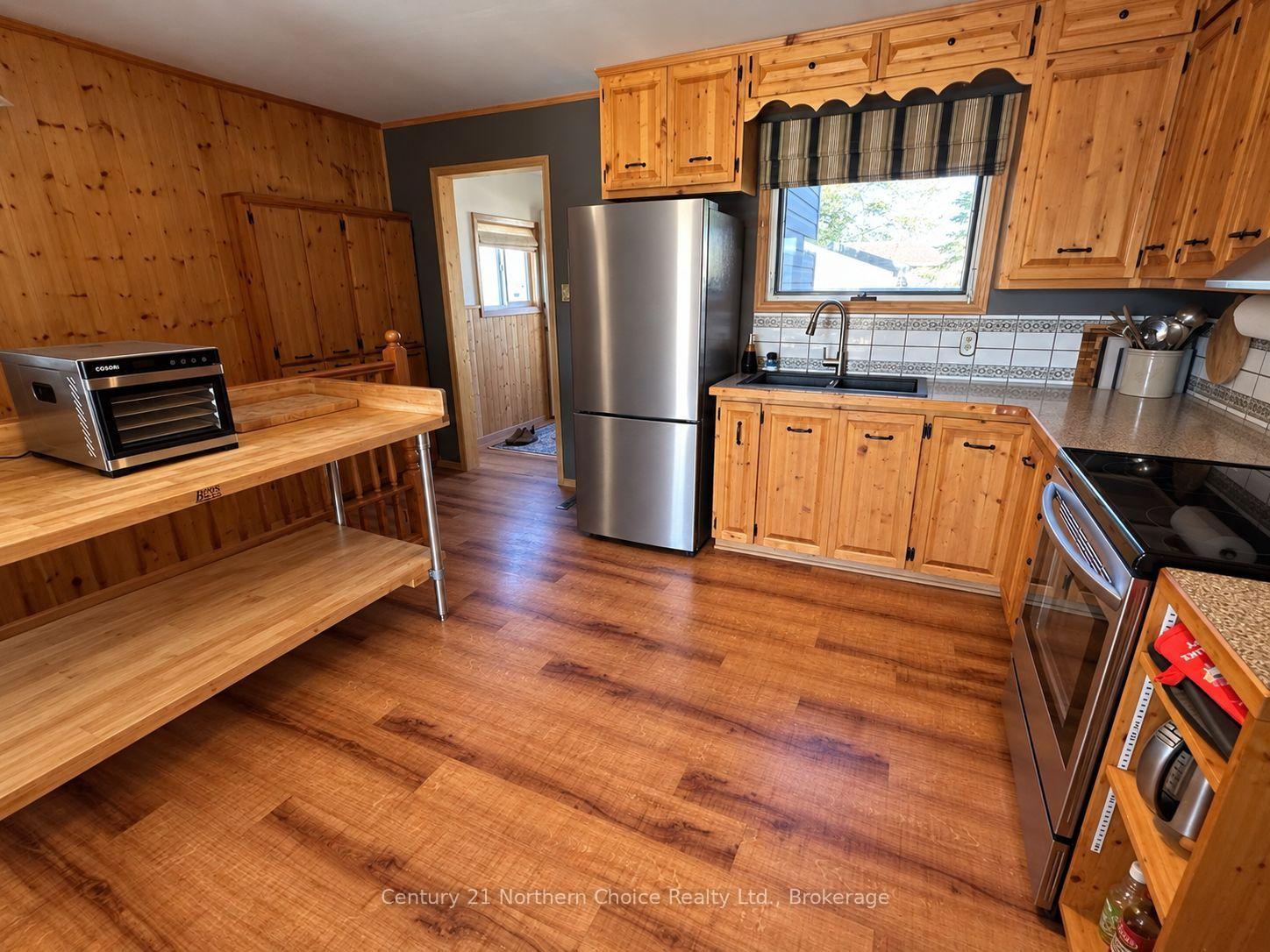 Photo 4 of 93 Dickenson Road, Red Lake — HOMEH