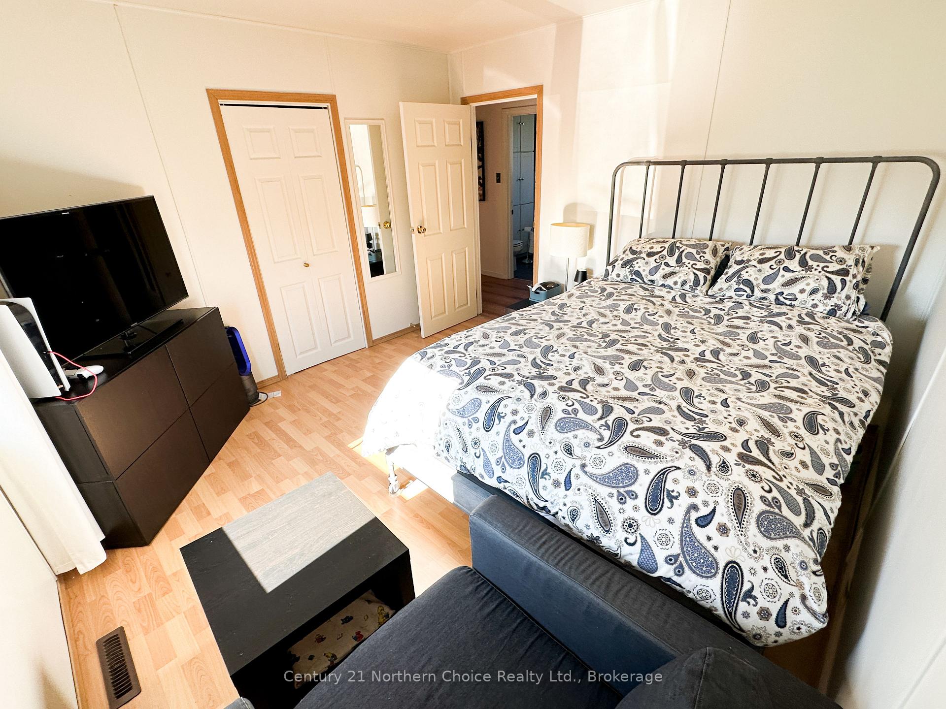 Photo 10 of 93 Dickenson Road, Red Lake — HOMEH