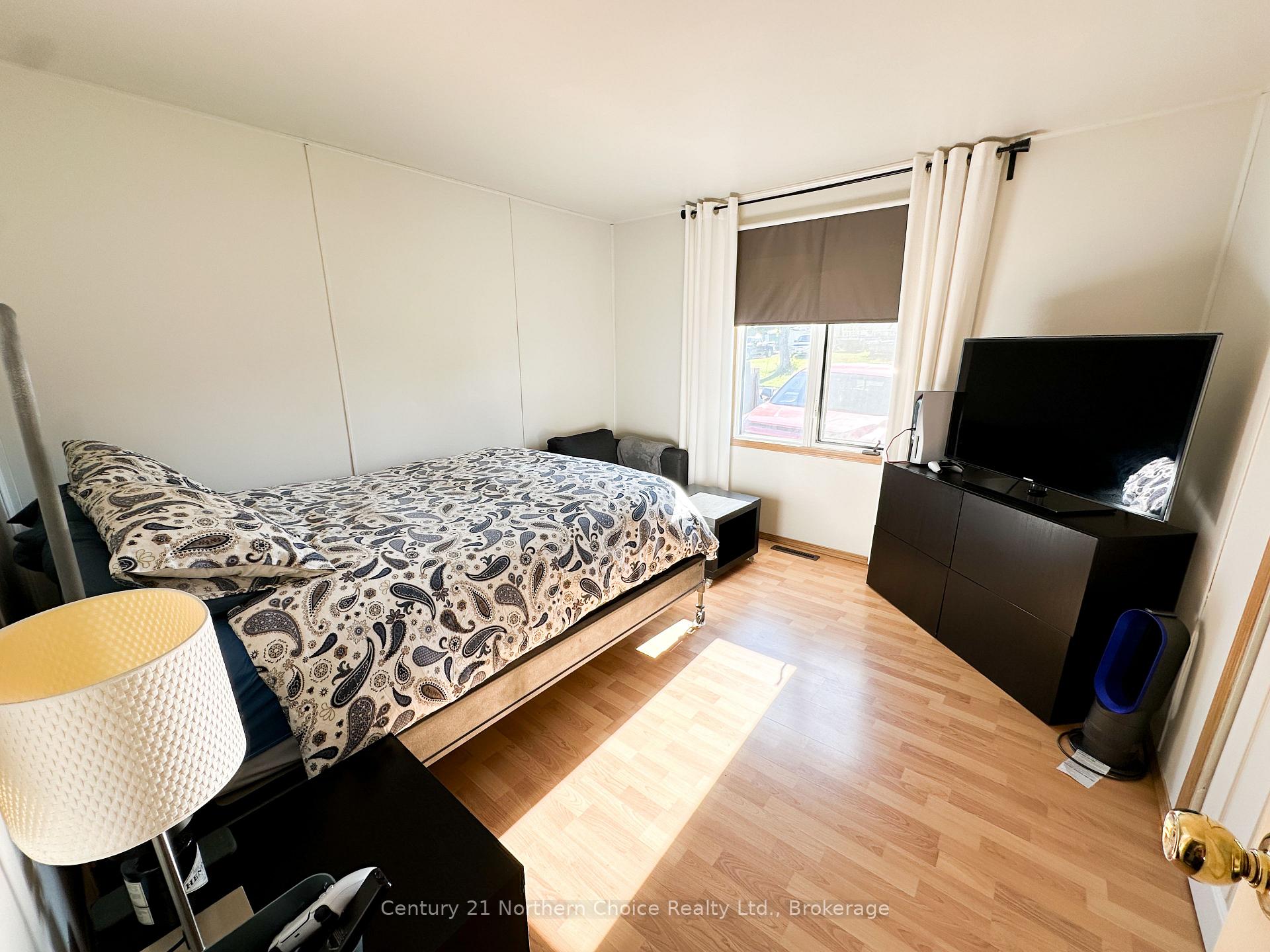 Photo 9 of 93 Dickenson Road, Red Lake — HOMEH