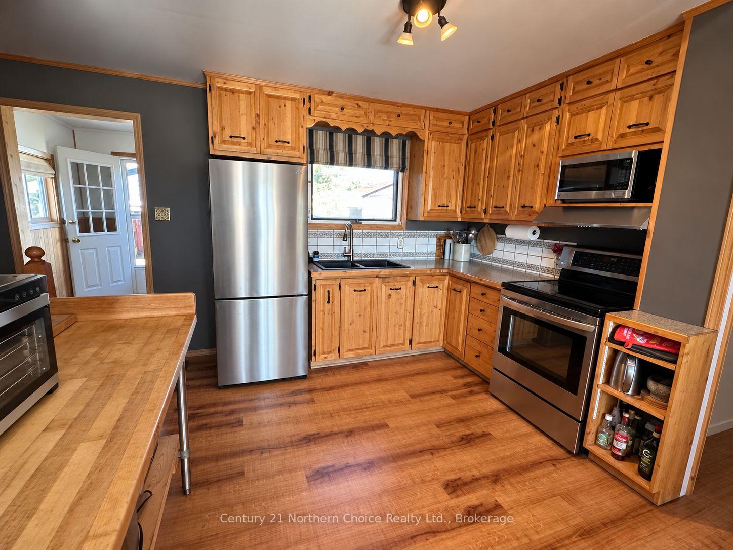 Photo 3 of 93 Dickenson Road, Red Lake — HOMEH