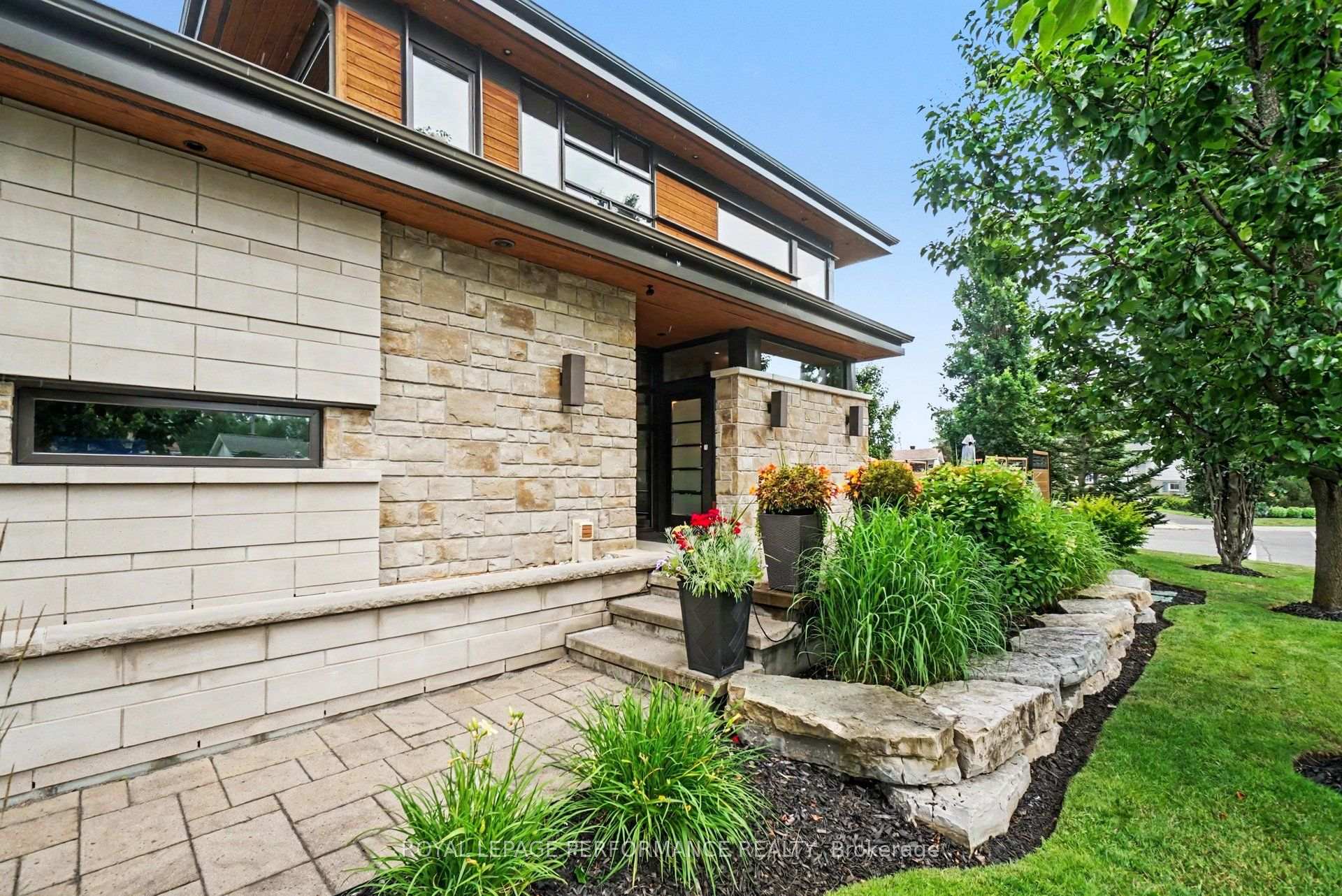 Photo 3 of 1477 Prestone Drive, Ottawa, Bilberry Creek/Queenswood Heights — HOMEH