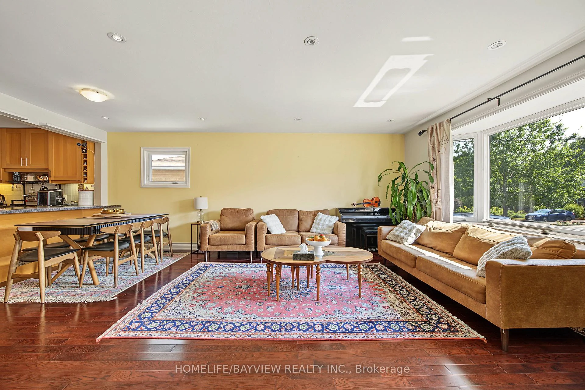 Photo 10 of 46 Acton Avenue, North York, Bathurst Manor — HOMEH