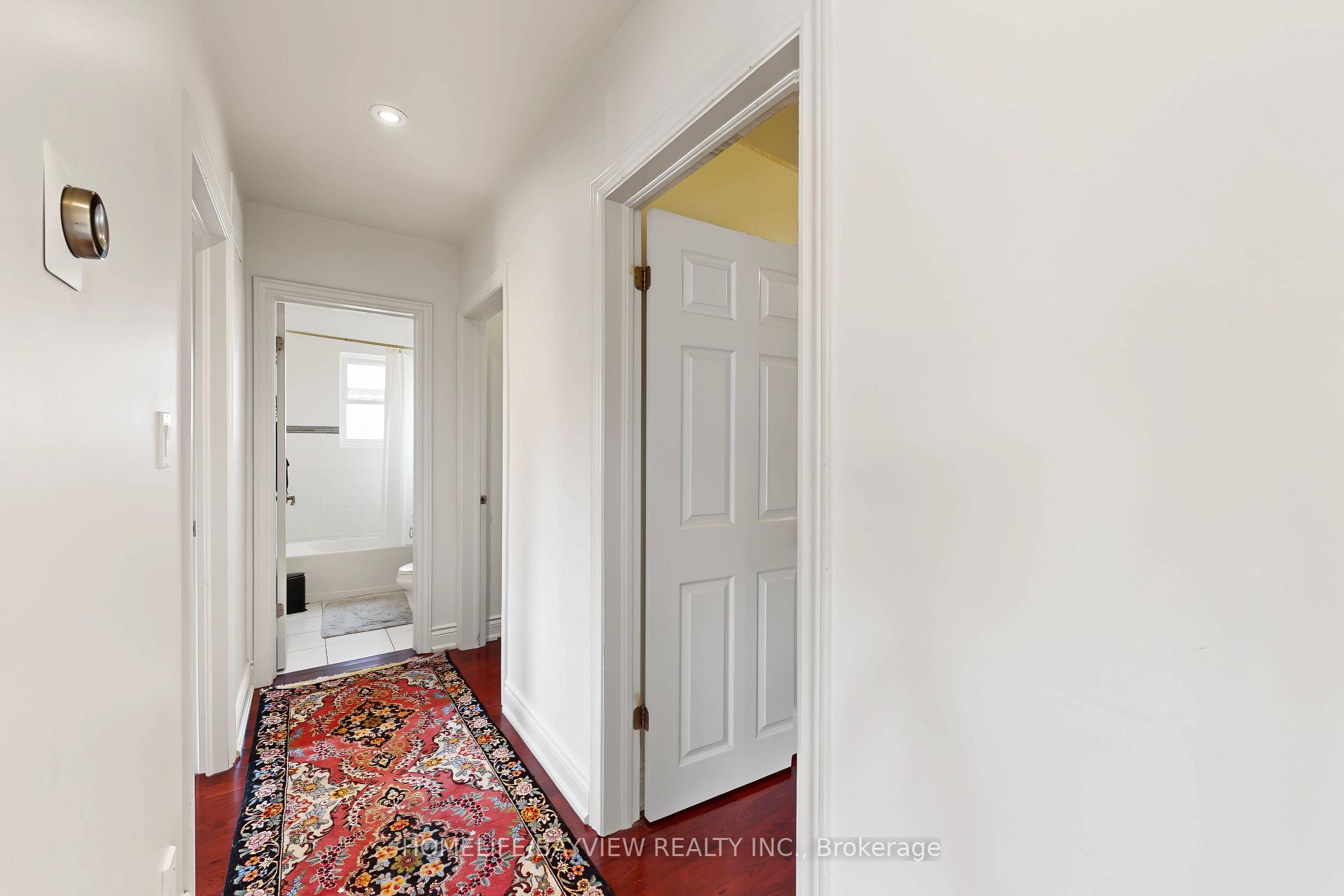 Photo 23 of 46 Acton Avenue, North York, Bathurst Manor — HOMEH