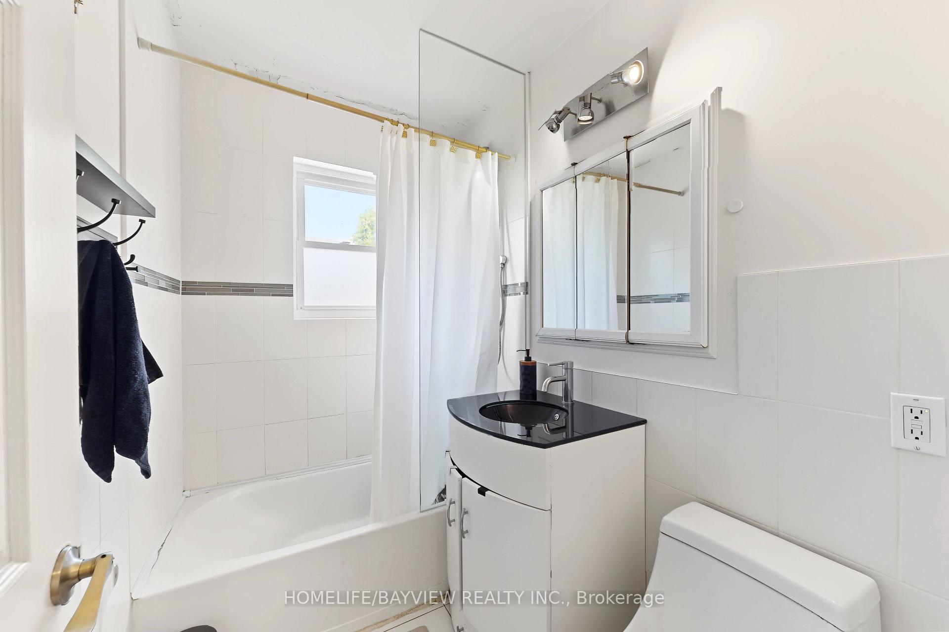 Photo 24 of 46 Acton Avenue, North York, Bathurst Manor — HOMEH