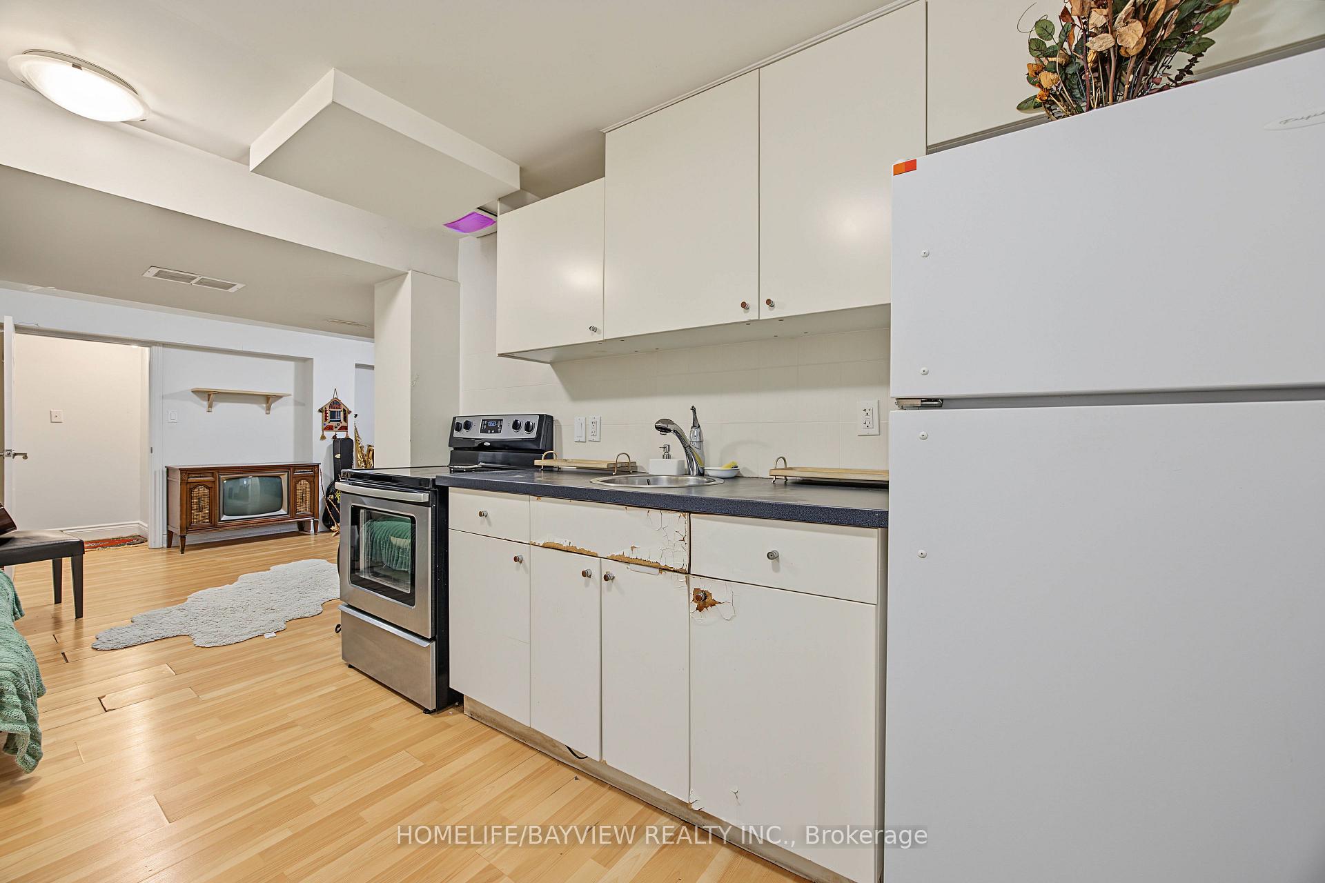 Photo 35 of 46 Acton Avenue, North York, Bathurst Manor — HOMEH