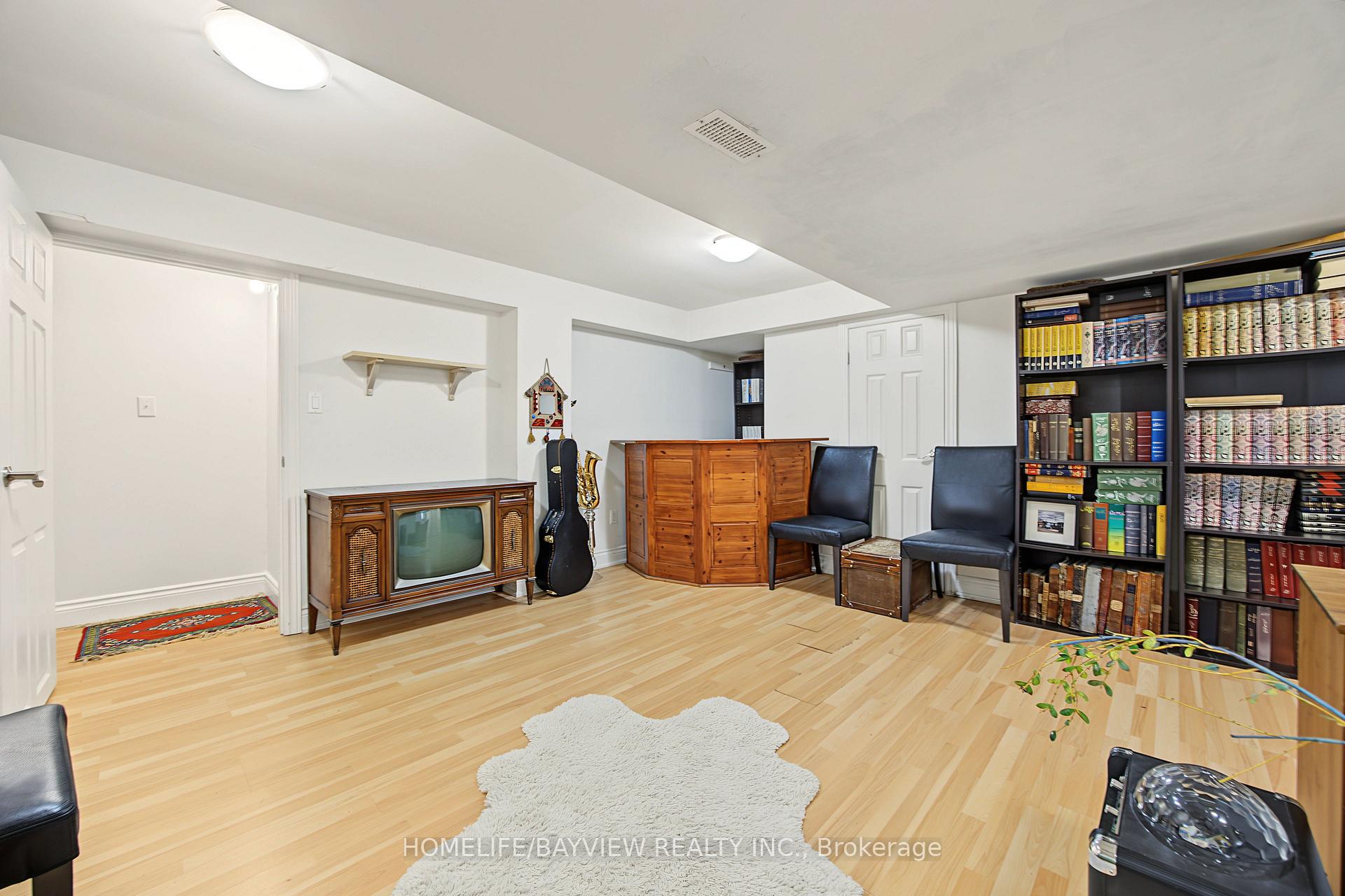 Photo 37 of 46 Acton Avenue, North York, Bathurst Manor — HOMEH