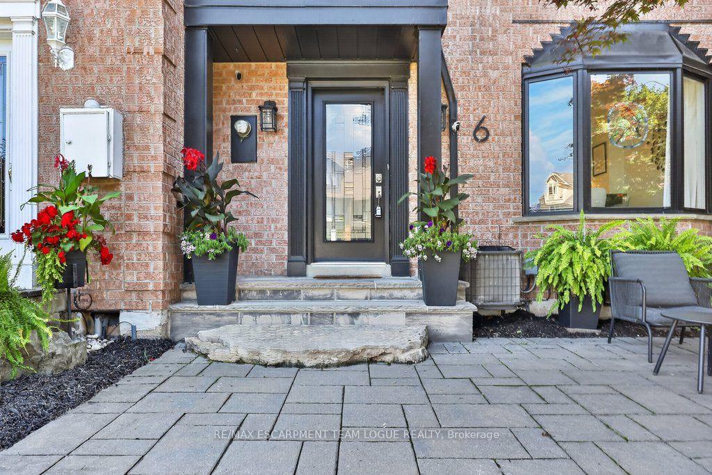 Photo 3 of 6 Harbour Drive, Hamilton, Stoney Creek — HOMEH