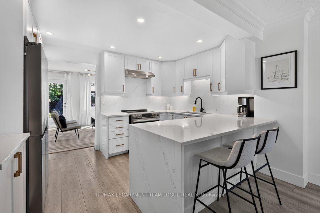 Photo 9 of 6 Harbour Drive, Hamilton, Stoney Creek — HOMEH