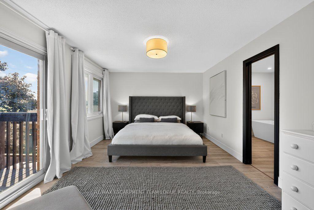 Photo 23 of 6 Harbour Drive, Hamilton, Stoney Creek — HOMEH