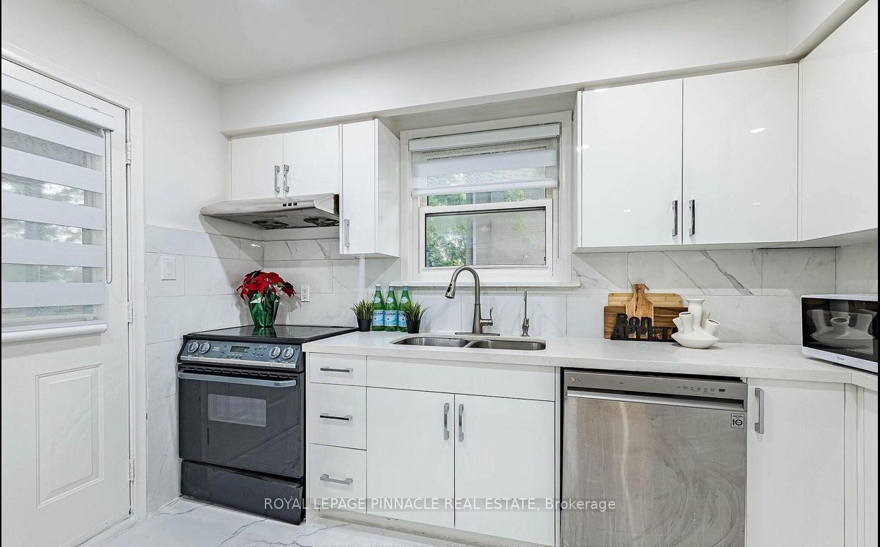 Photo 15 of 612 Appleby Line, Burlington, Shoreacres — HOMEH